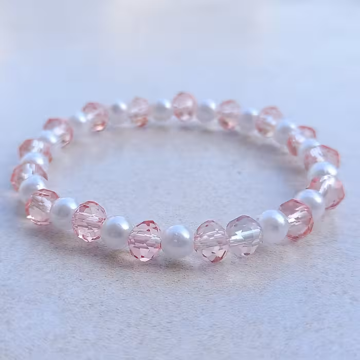 جنس محصول عالیه کشش پاره نمیشه مهره ها نمیکنه و سایز هر دستی میشه و به هر دست و رنگ پوستی هم میاد