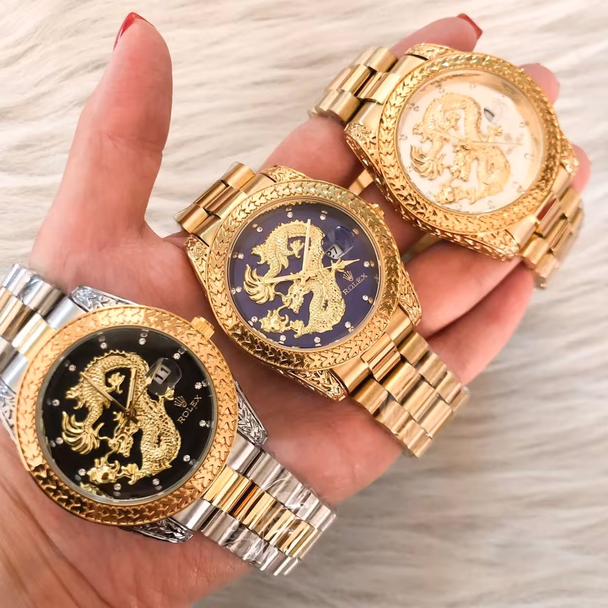 ساعت دراگون مردانه.مارک رولکس.رنگ ثابت.کیفیت عالی . دارای تقویم .دارای جعبه .ارسال رایگان.
