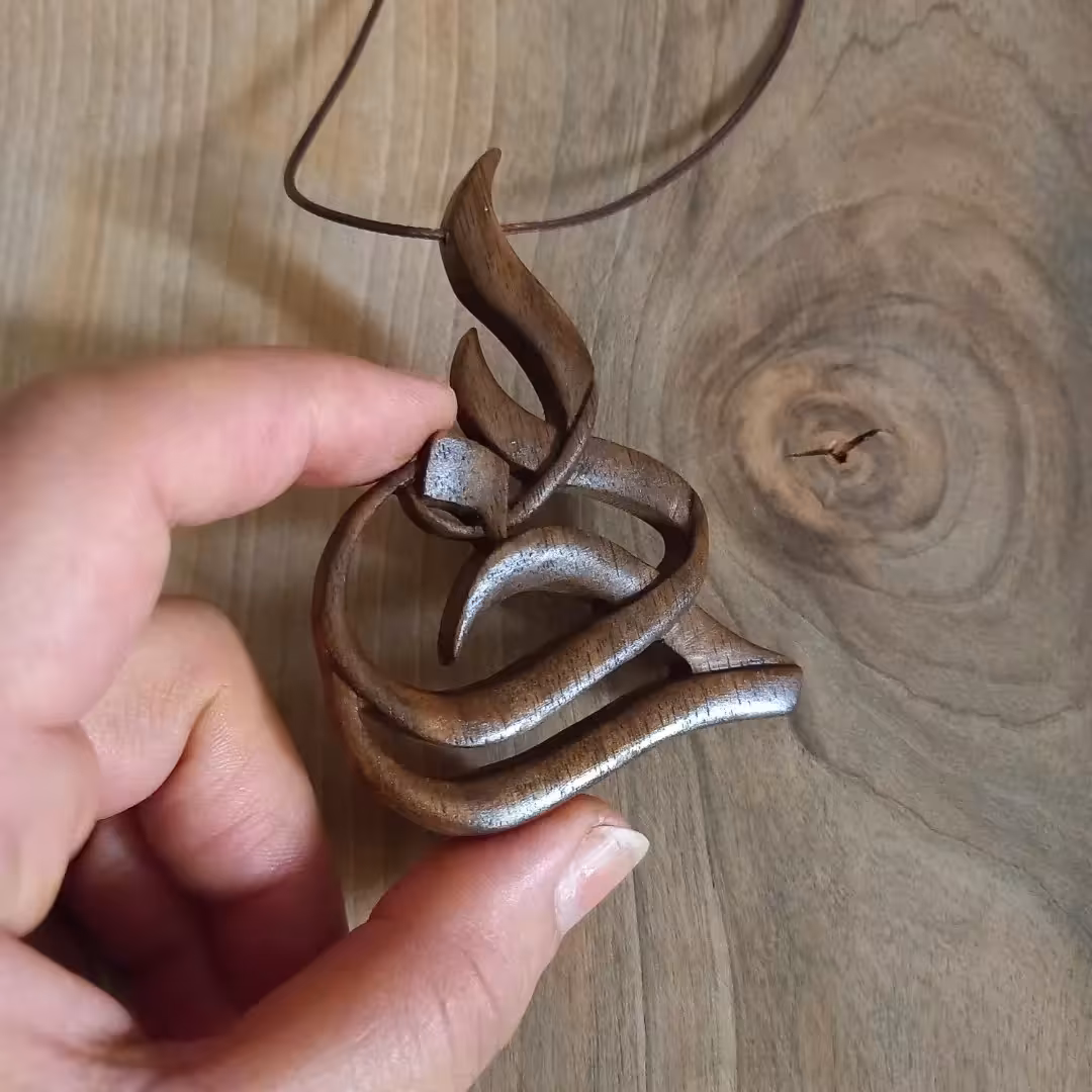 آویز ماشین چوبی