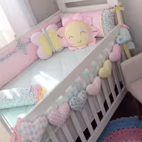 گارد تخت نوزاد چهار طرف به همراه لحاف و دوتا کوسن و ریسه ی قلبی 