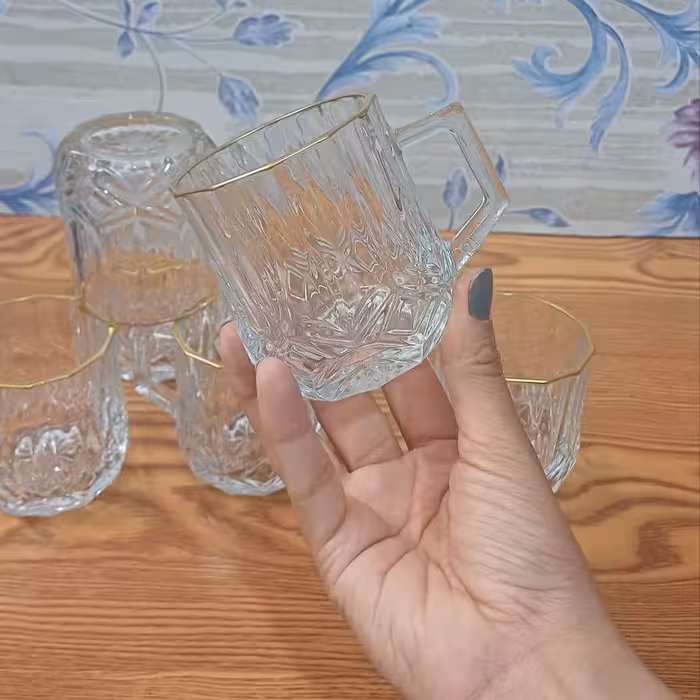 نیم لیوان لب طلا زنگان