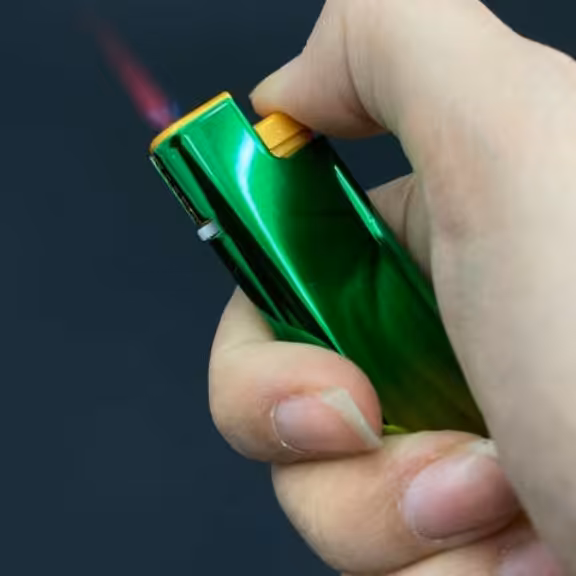 فندک مدل اتمی طرح گردینت کد DKD_887 فندک شیک فندک خاص فندک فندک خفن فندک گردینت اتمی فندک کادو