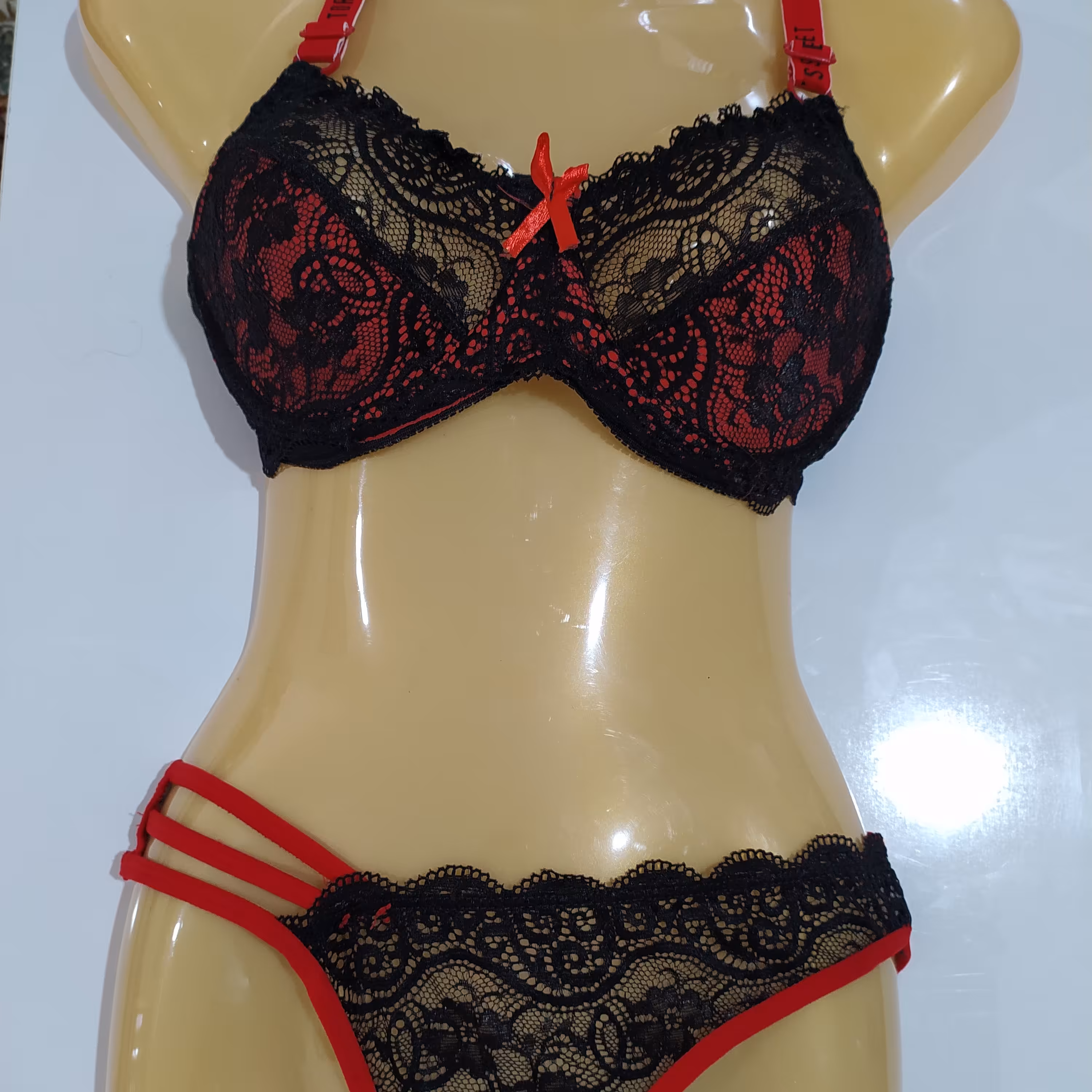 ست دو رنگ فنردار سه خط.با تنخوری عالی سایز 75 مشکی 