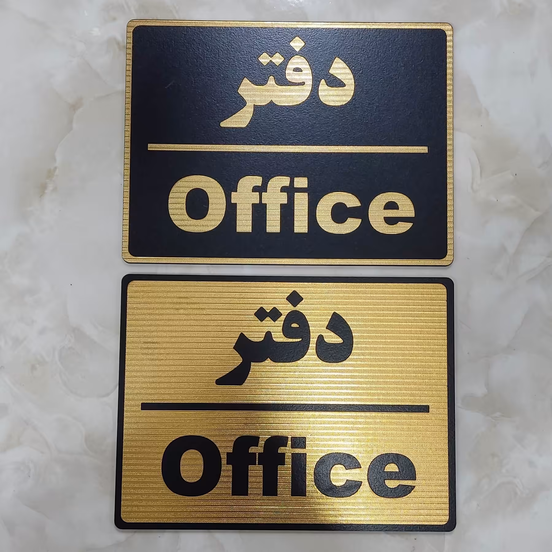 تابلو دفتر با چسب دوطرفه خیلی قوی برای نصب آسان 