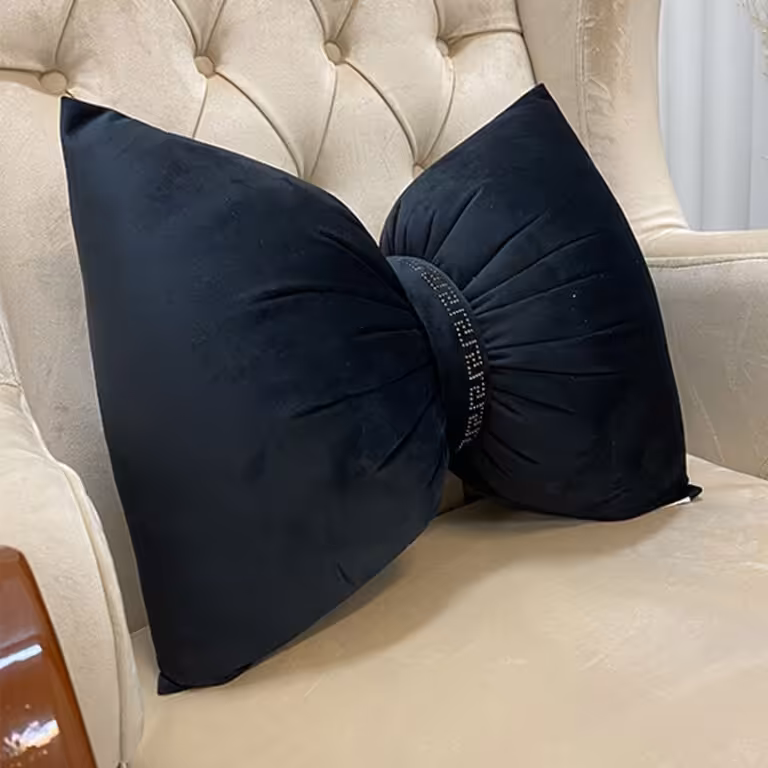 کوسن پاپیون مخمل مشکی