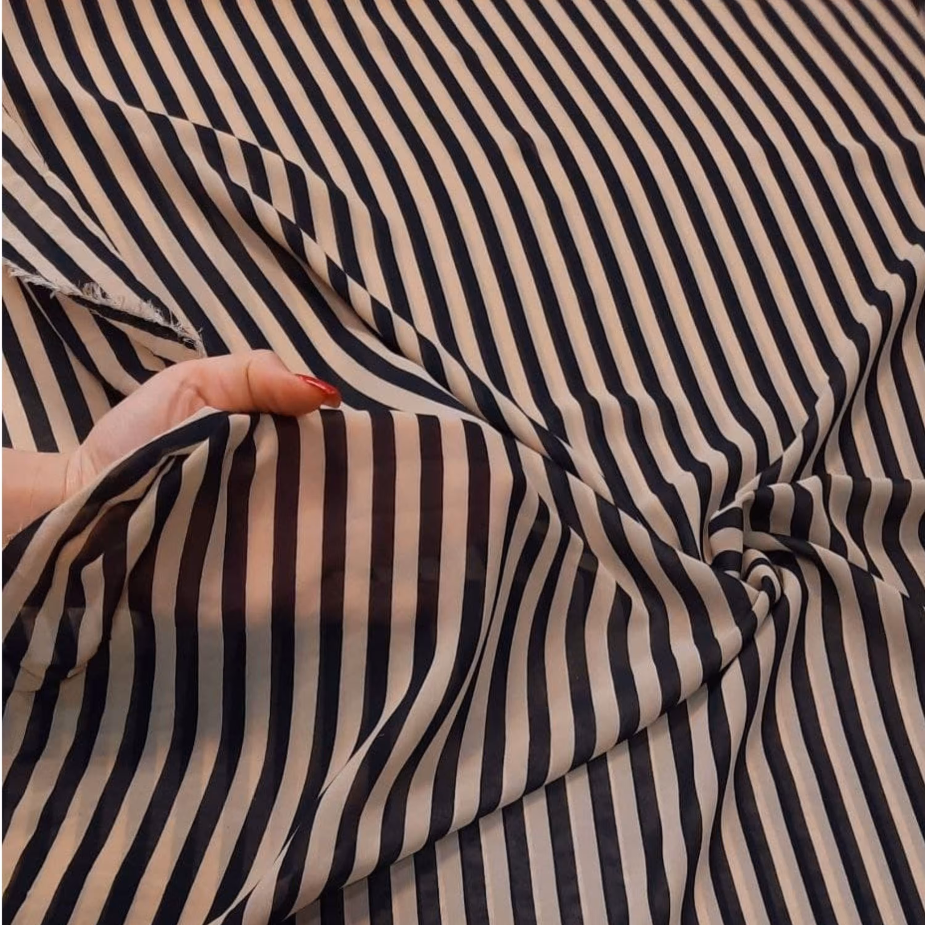 پارچه حریر ژرژت گرم بالا اصلی عرض 150 (مناسب شومیز پیراهن شال روسری و....) (15)