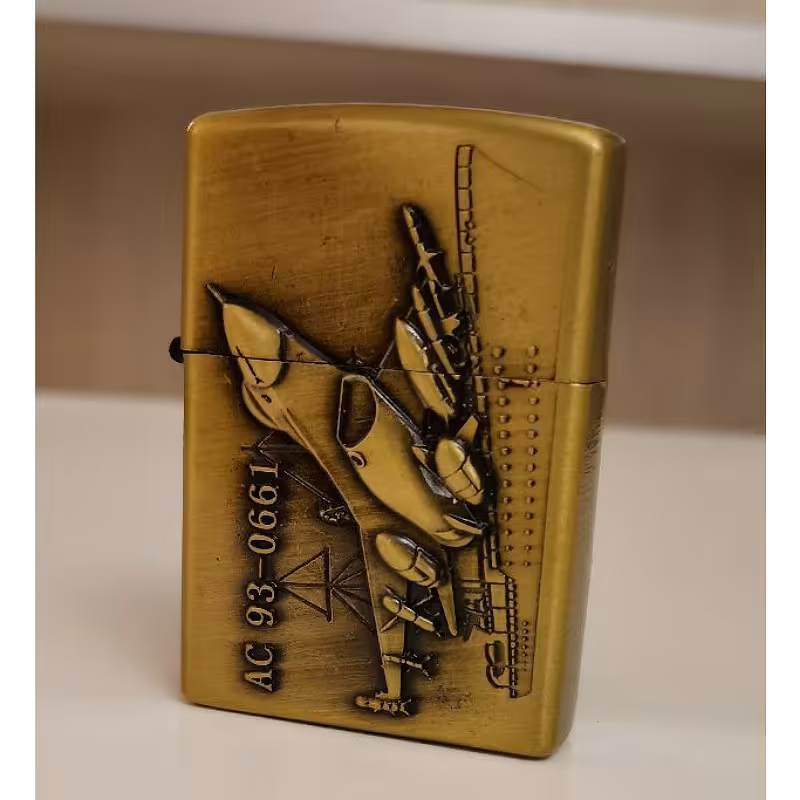 فندک  بنزینی فلزی سنگ چخماقی بسیار باکیفیت با قابلیت تعویض فتیله و سنگyyy