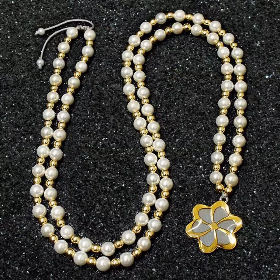 گردنبد و دستبند