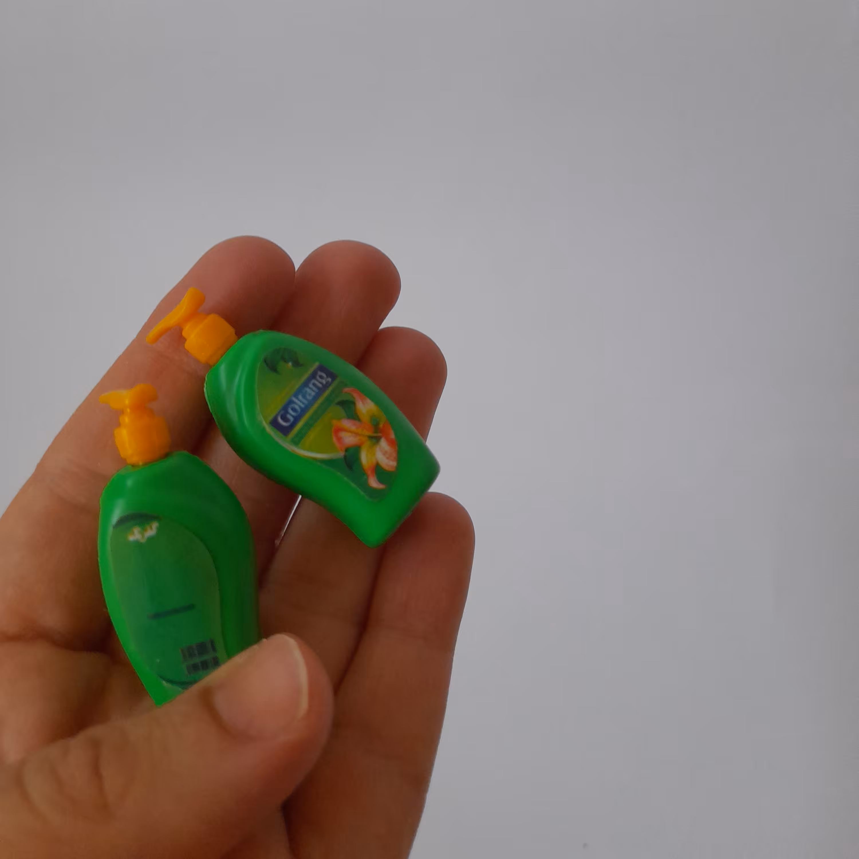 مگنت پلاستیکی مایع دست