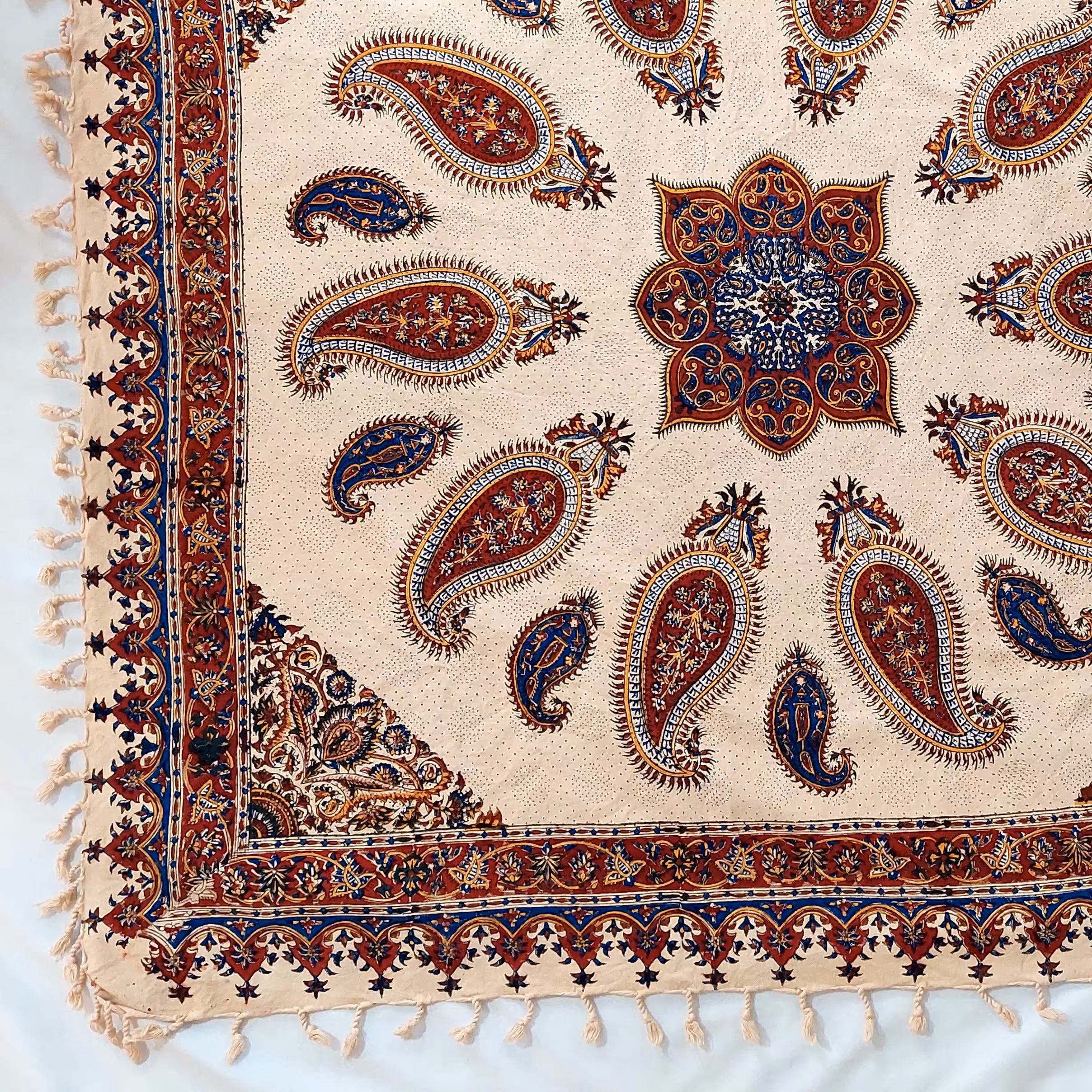 رومیزی 120قلمکار اصفهان طرح بته جقه