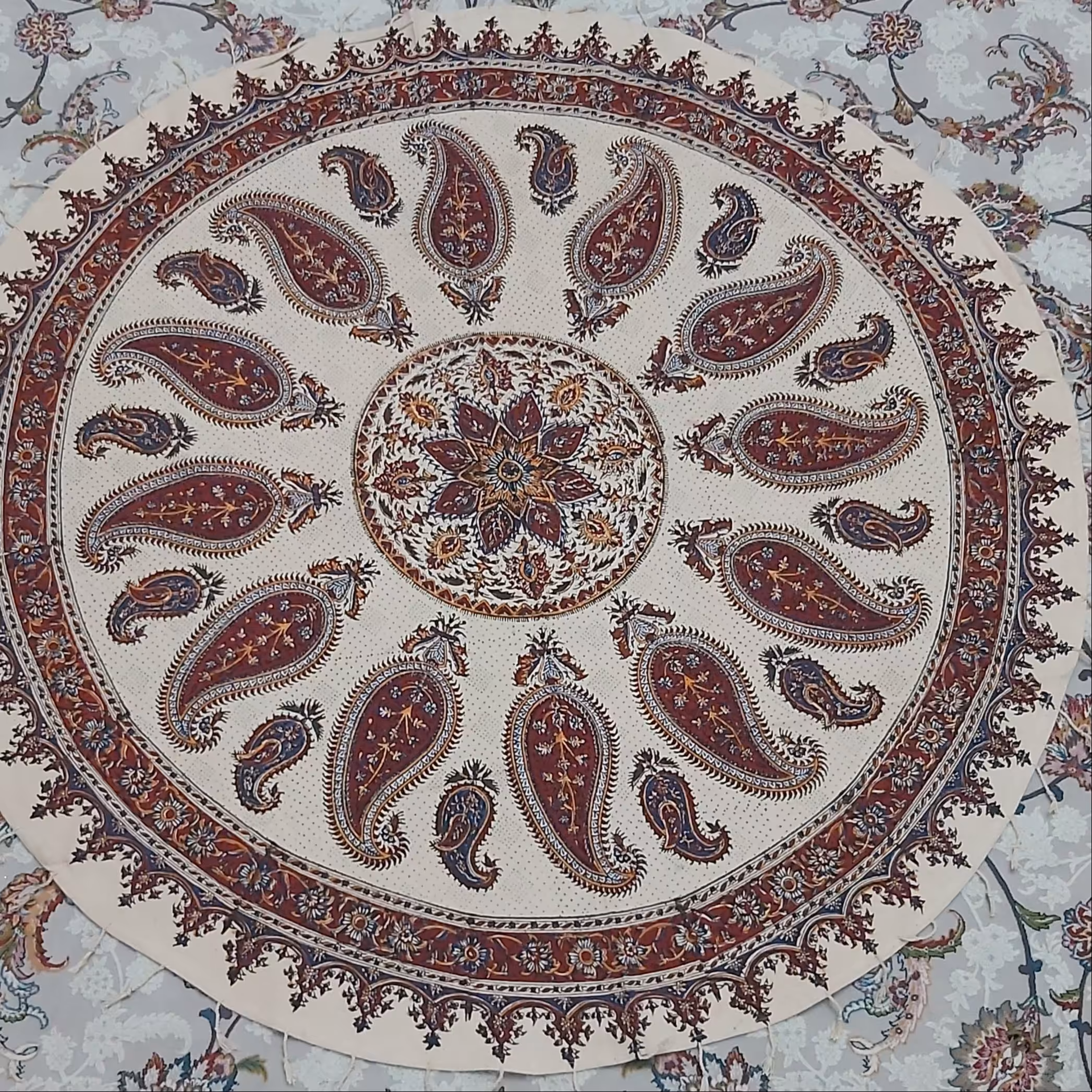 سفره قلمکارگرد باقطر120،طرح بته جغه