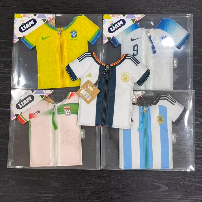 جامدادی طرح لباس فوتبالی از برند لیام تک زیپ