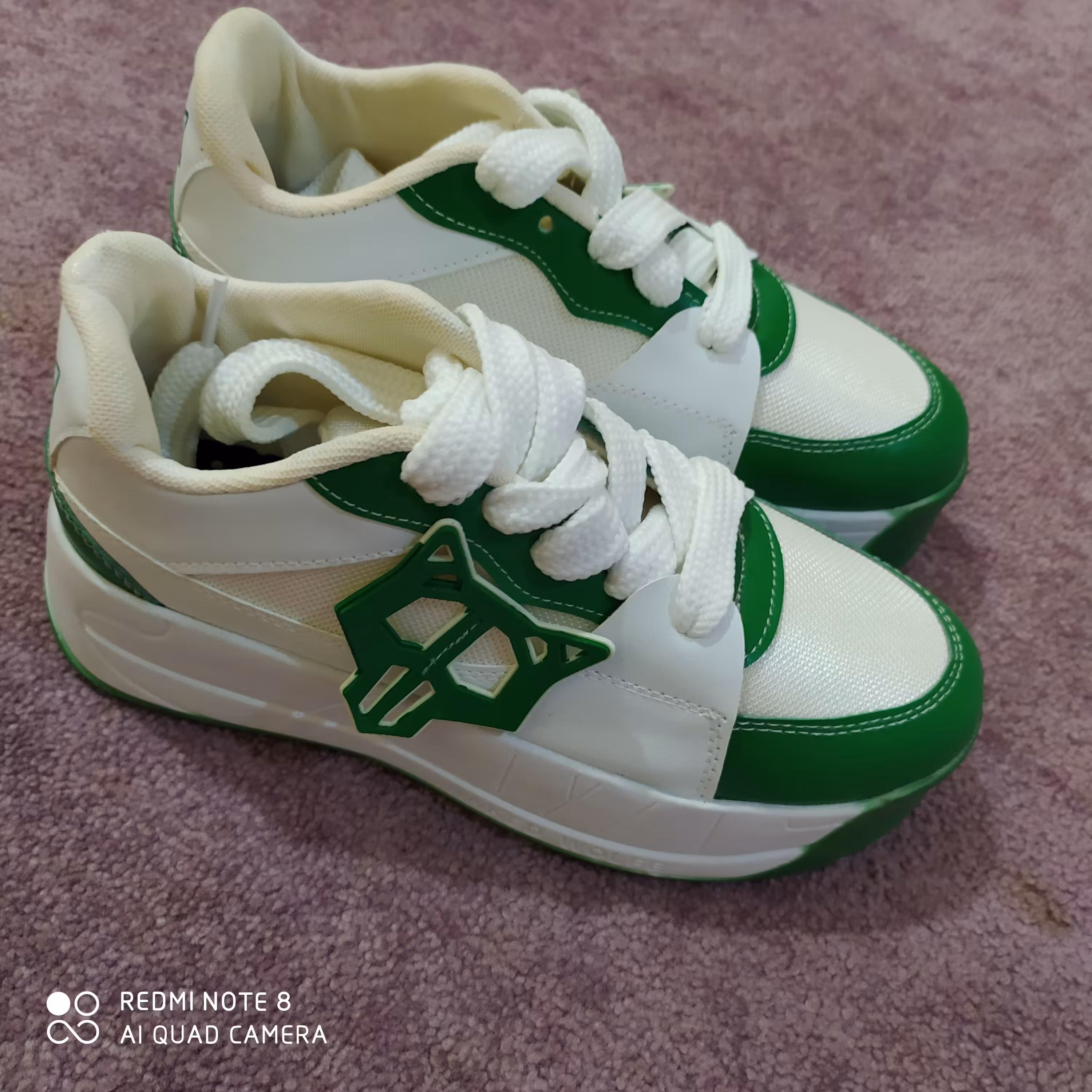 کفش اسپرت لژدار