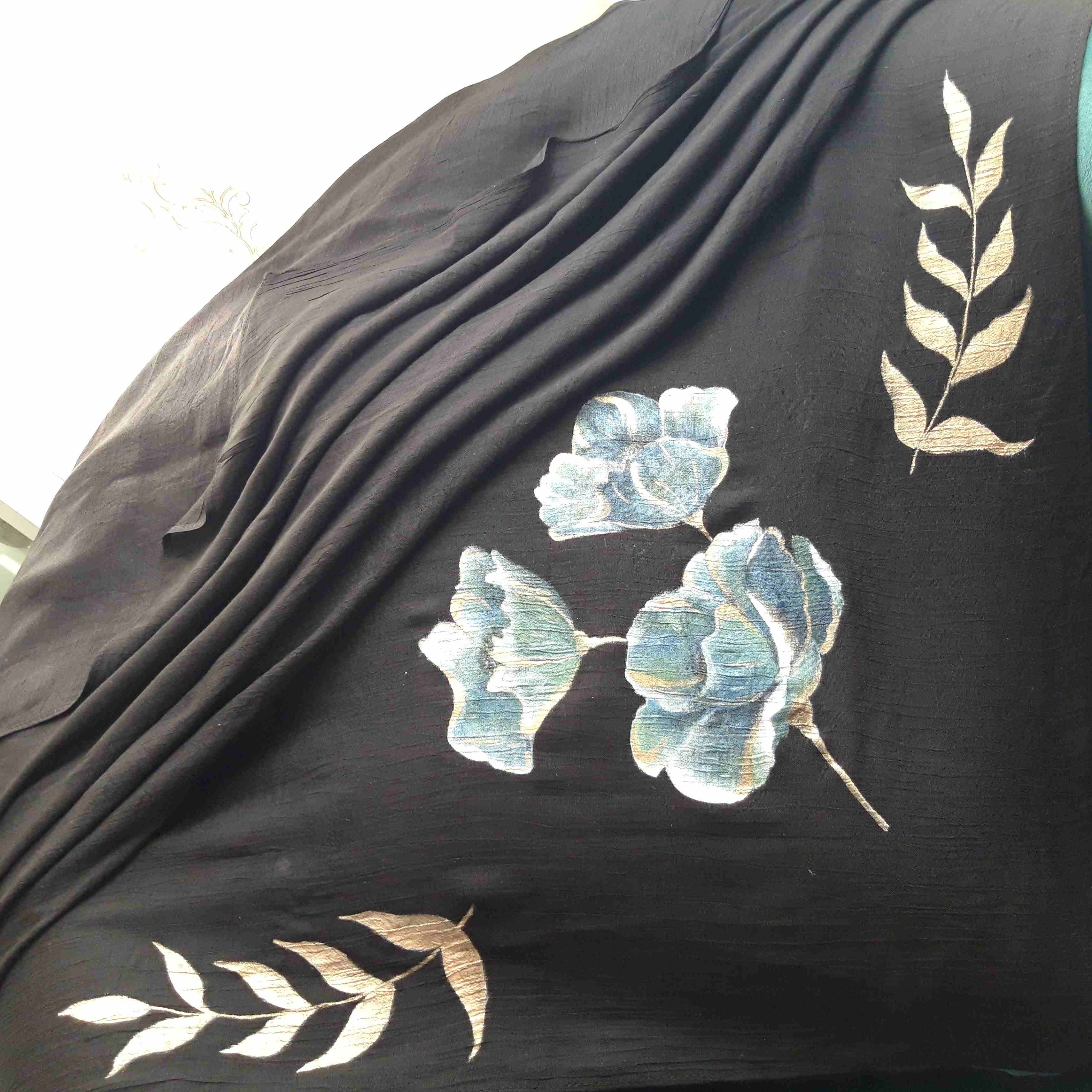 روسری قواره بزرگ مشکی نقاشی شده، سرخور شیک با کیفیت جنس وال اسلپ
