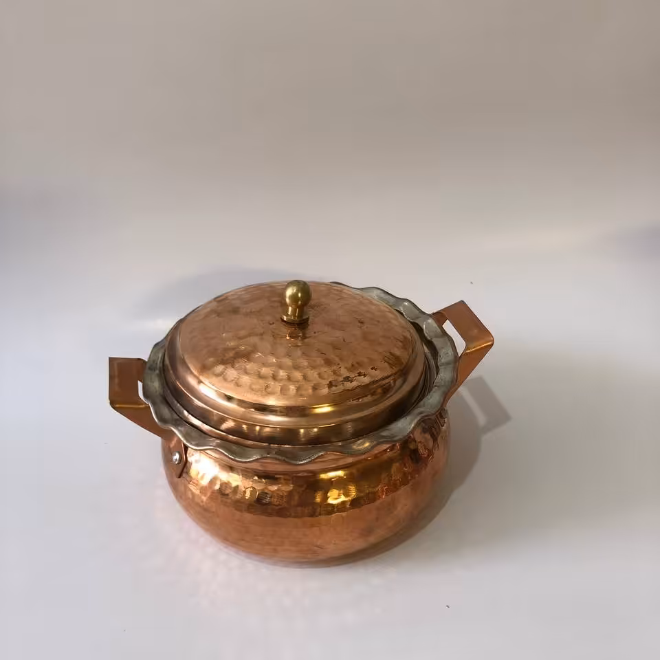 دیگچه نوزادی دارای درب مسی در سه سایز سایز 2