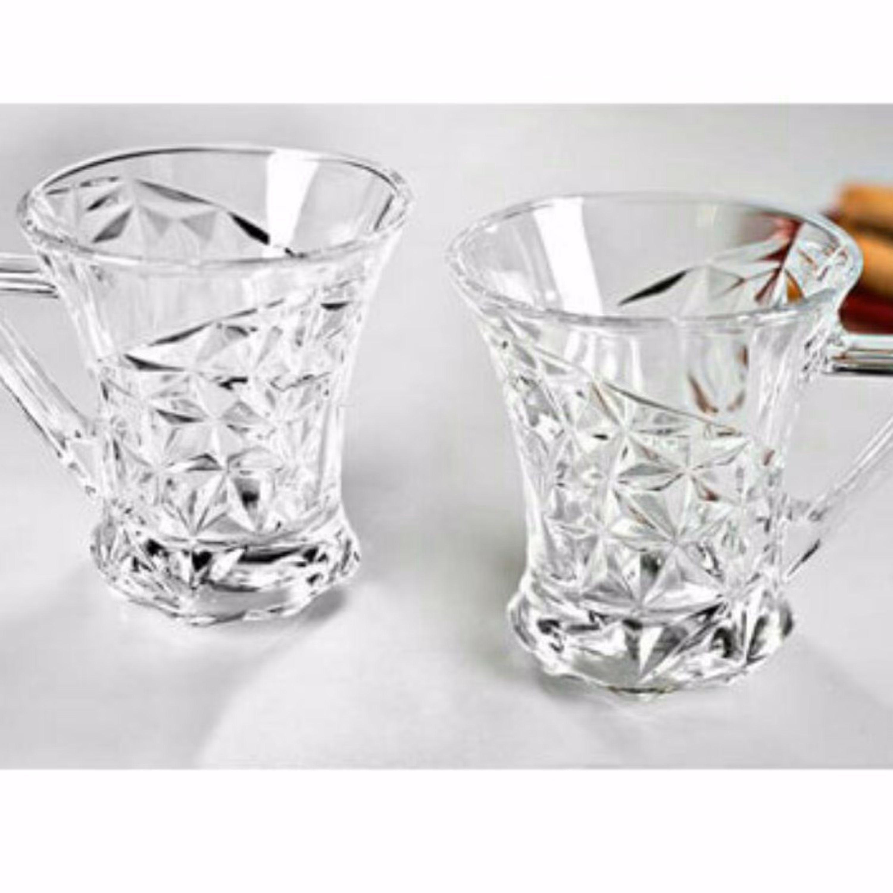 ست فنجان آلپ کریستالی دارای نقش و نگار زیبا دارای قوطی لوکس کادویی   بهترین برای پذیرایی از مهمان   مناسب برای همه منازل