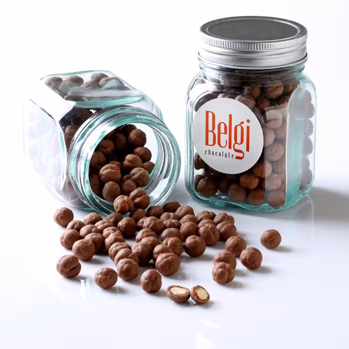 دراژه نخودچی با روکش شکلات شیری ریل callebaut بلژیک