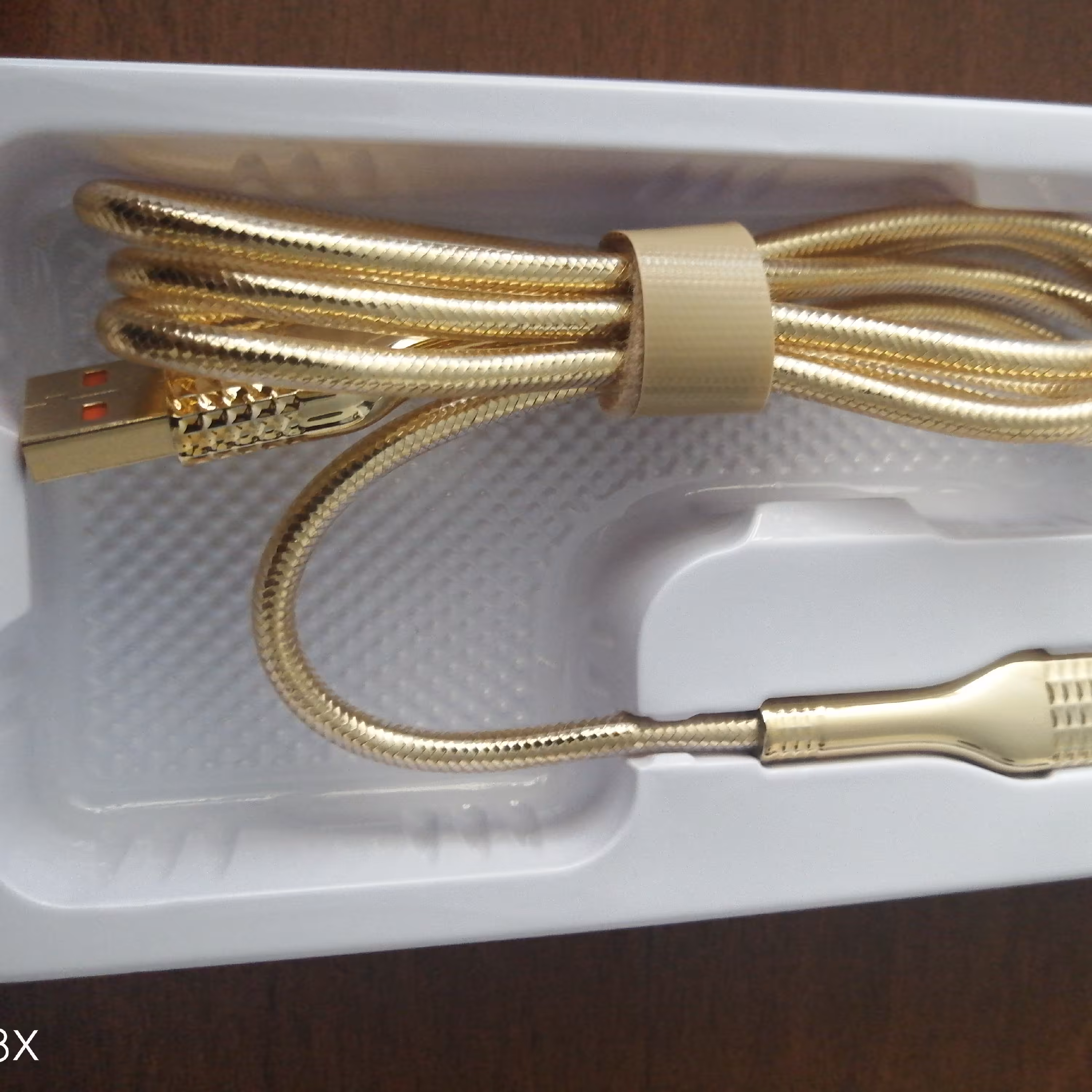 کابل تایپ سی بسیار بسیار با کیفیت  30 وات طلایی  جنس بدنه بسیار بالا و مقاوم 