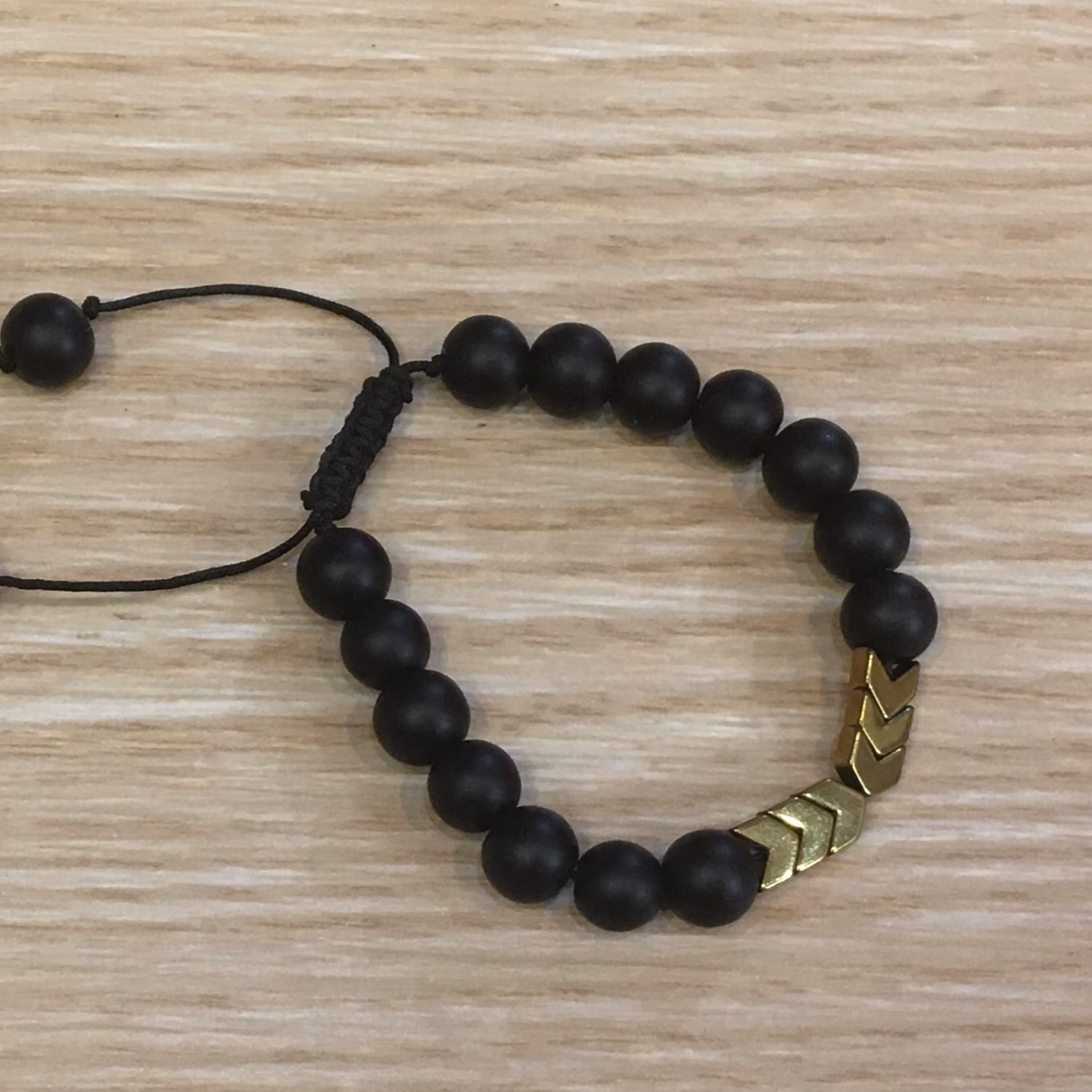 دستبند اونیکس و حدید طلایی - کد C1