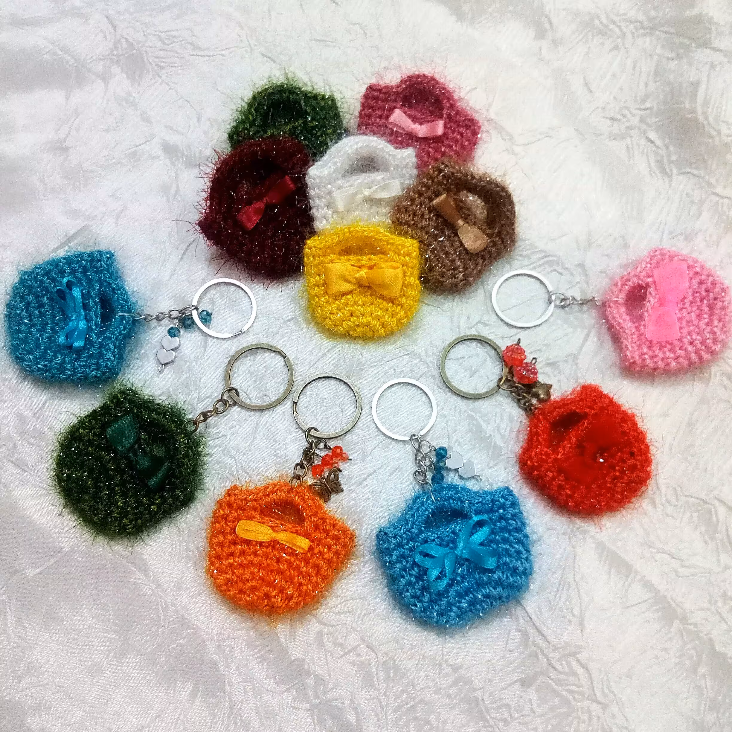 جاکلیدی فانتزی بافتنی طرح سبد در رنگهای متنوع 