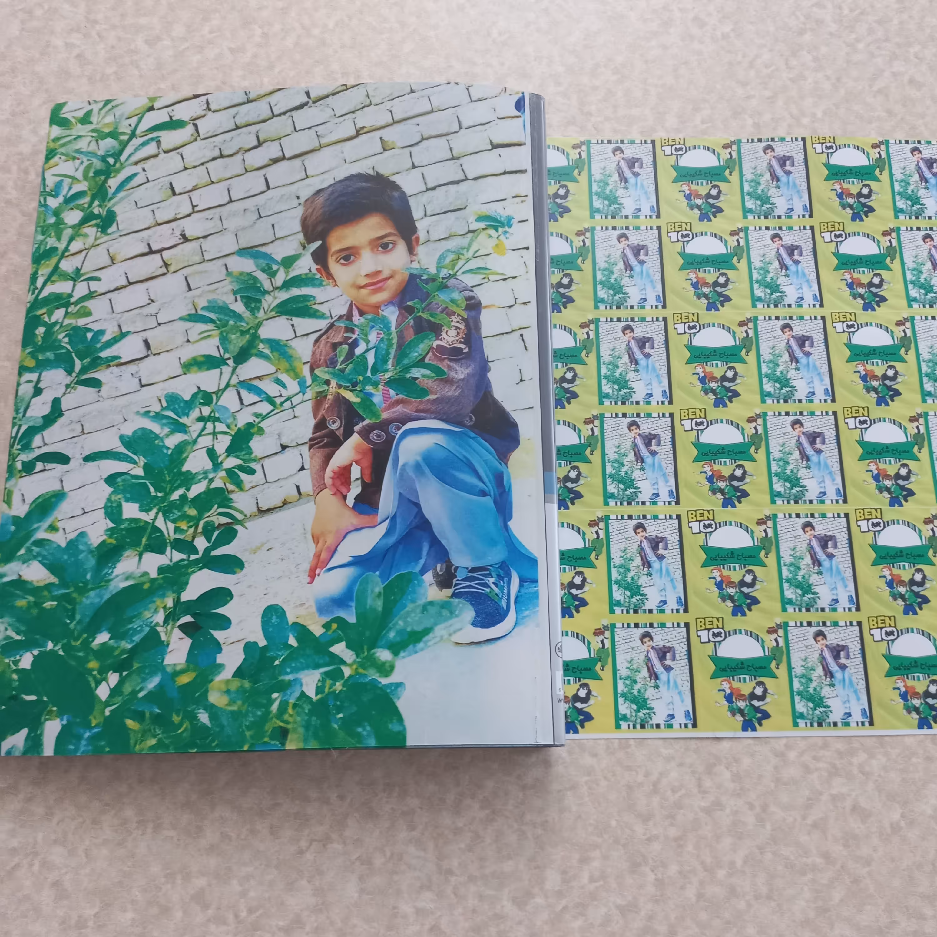 چاپ عکس شخصی دانش اموزان روی کلاسور 