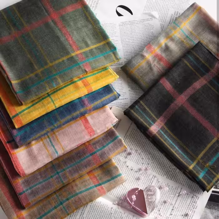 شال مارک لینن وارداتی طرح جدید و شیک بسیار با کیفیت ایستادگی عالی پیشنهاد میکنم از دستش ندین 