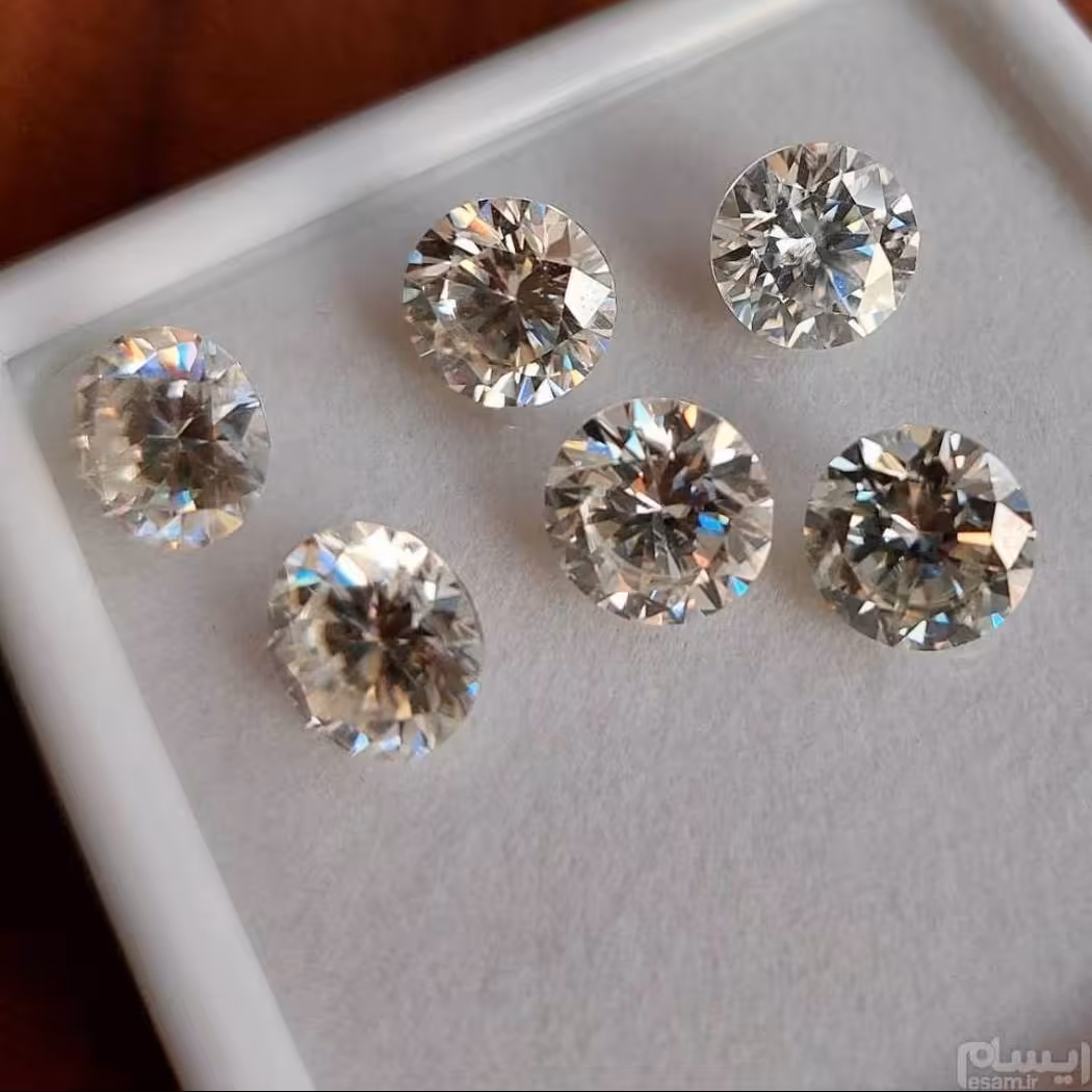 نگین موزانایت روس سفید طلعلوع عالی فعال درجه یک سختی 10(هر شش تا) کد2