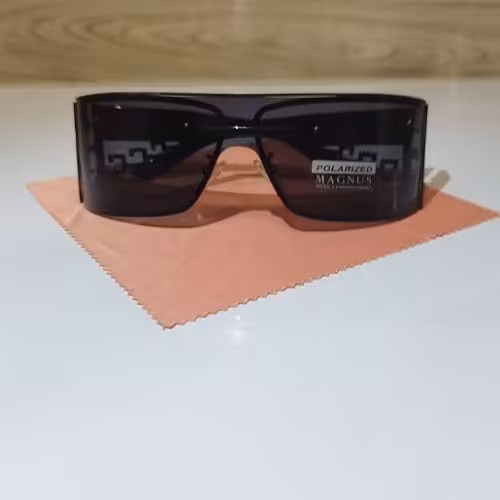 عینک افتابی u400 پلارایزمردانه بسیارشیک وسبک ومحکم