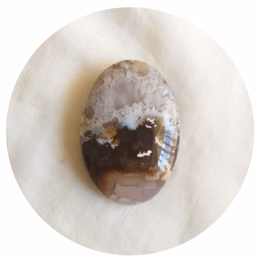 نگین عقیق بلدرچینی زیبا سایز درشت و قواره دار