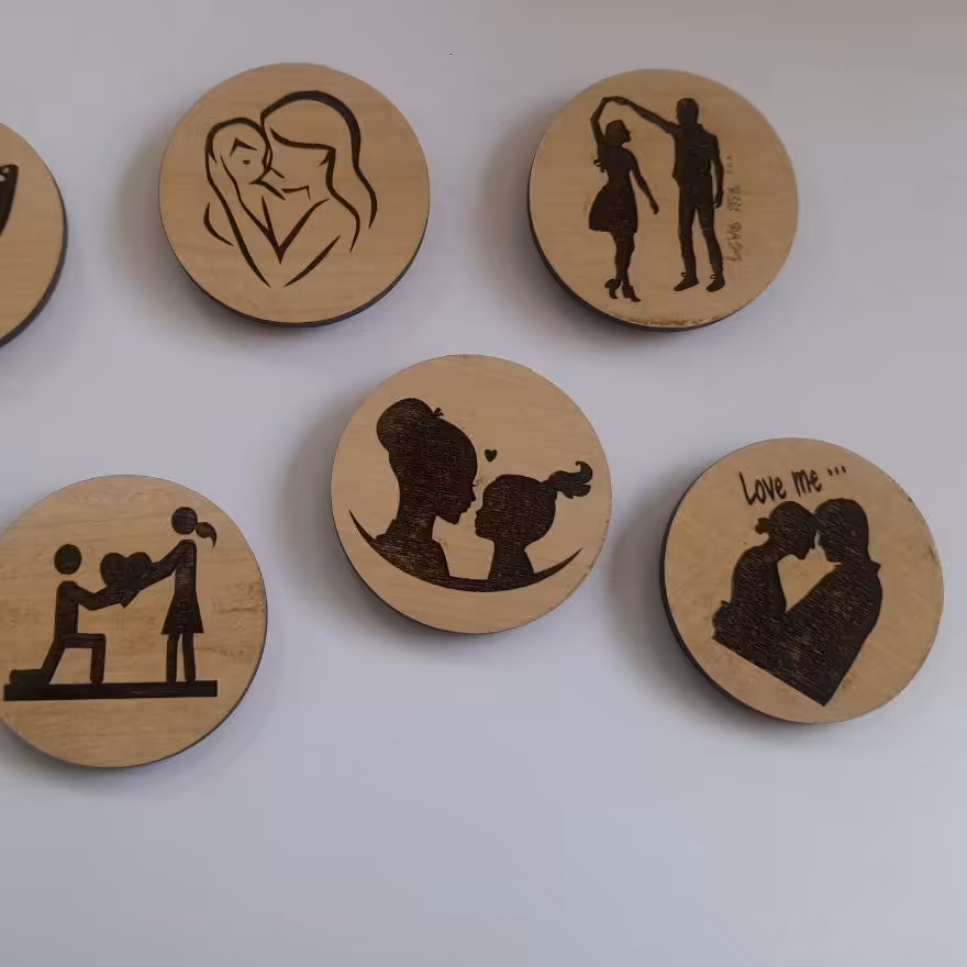 مگنت چوبی 4 سانتی در طرح های عاشقانه 