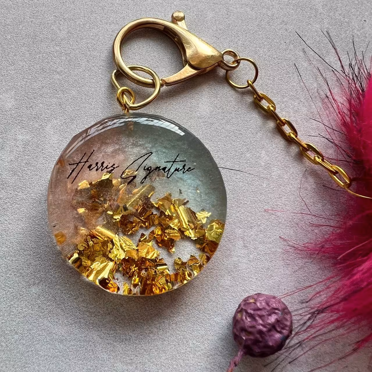 جاکلیدی خیلی زیبای رزینی، کارشده با ورق طلا و رزین... مناسب همه ویک هدیه خاص