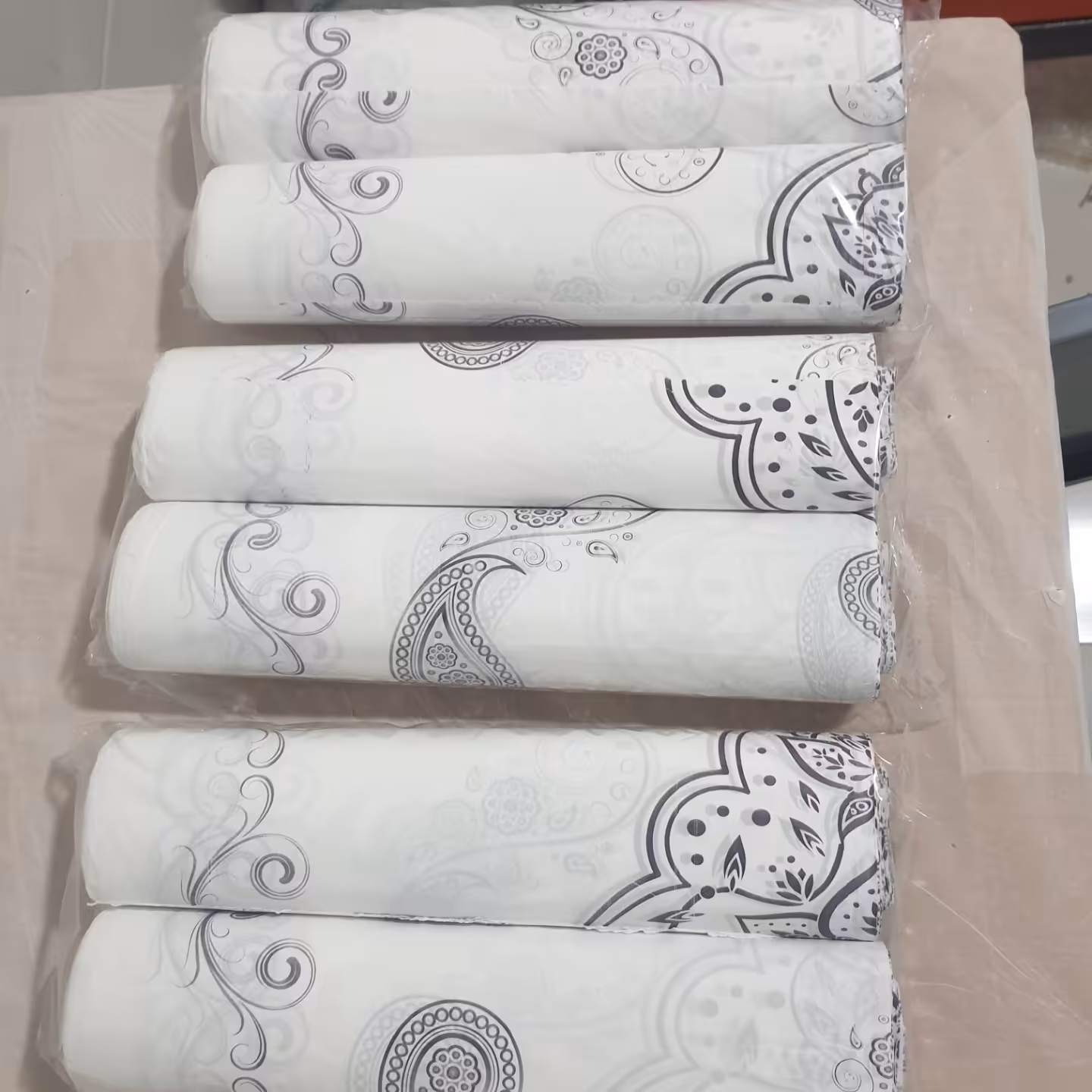 سفر 500 گرم 2 عددی یعنی 1000 گرم به صرفه و اقتصادی در طرح ها ورنگ های مختلف به سلیقه مشتری 