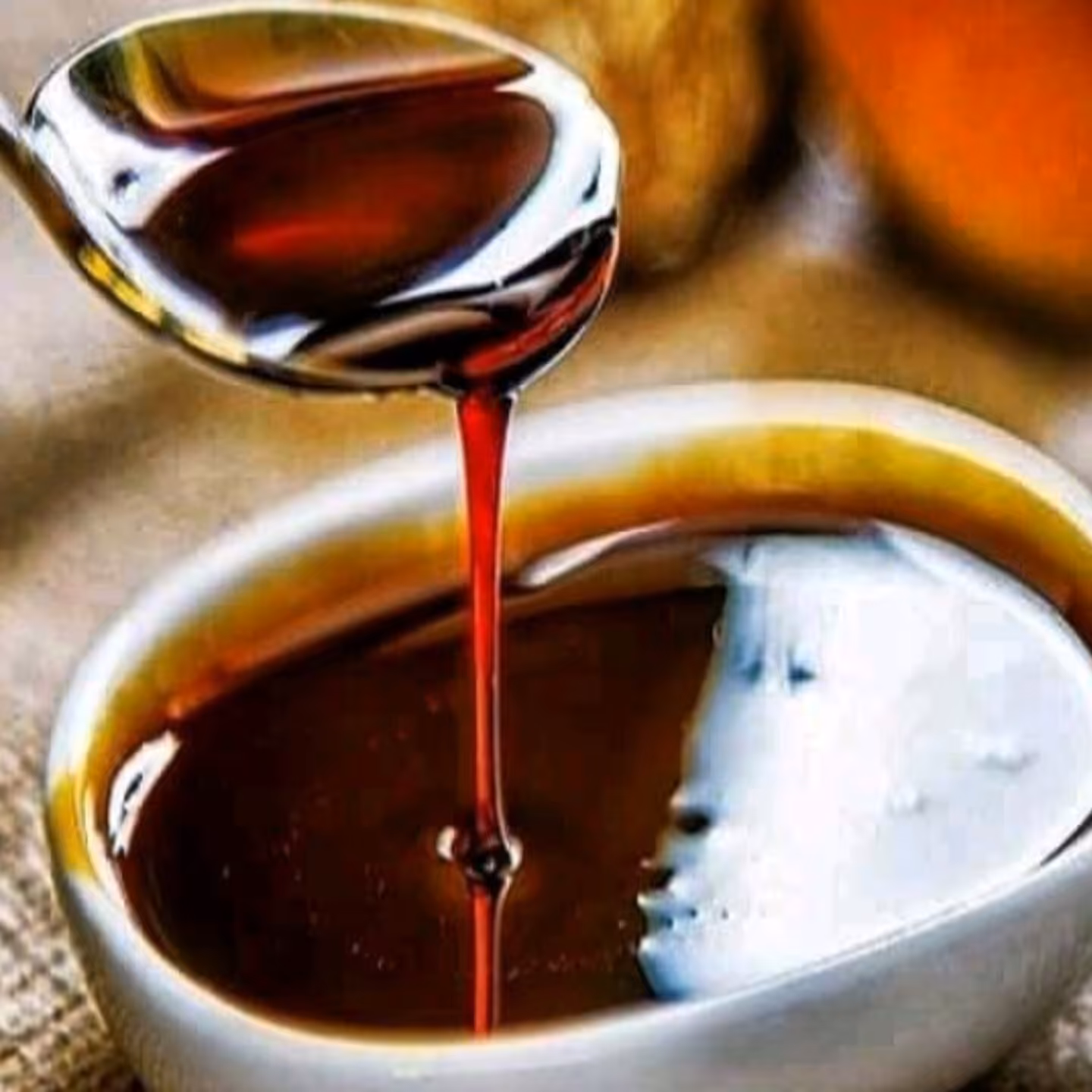 شیره طبیعی توت اعلا در بسته بندی های یک کیلویی فوق العاده مقوی