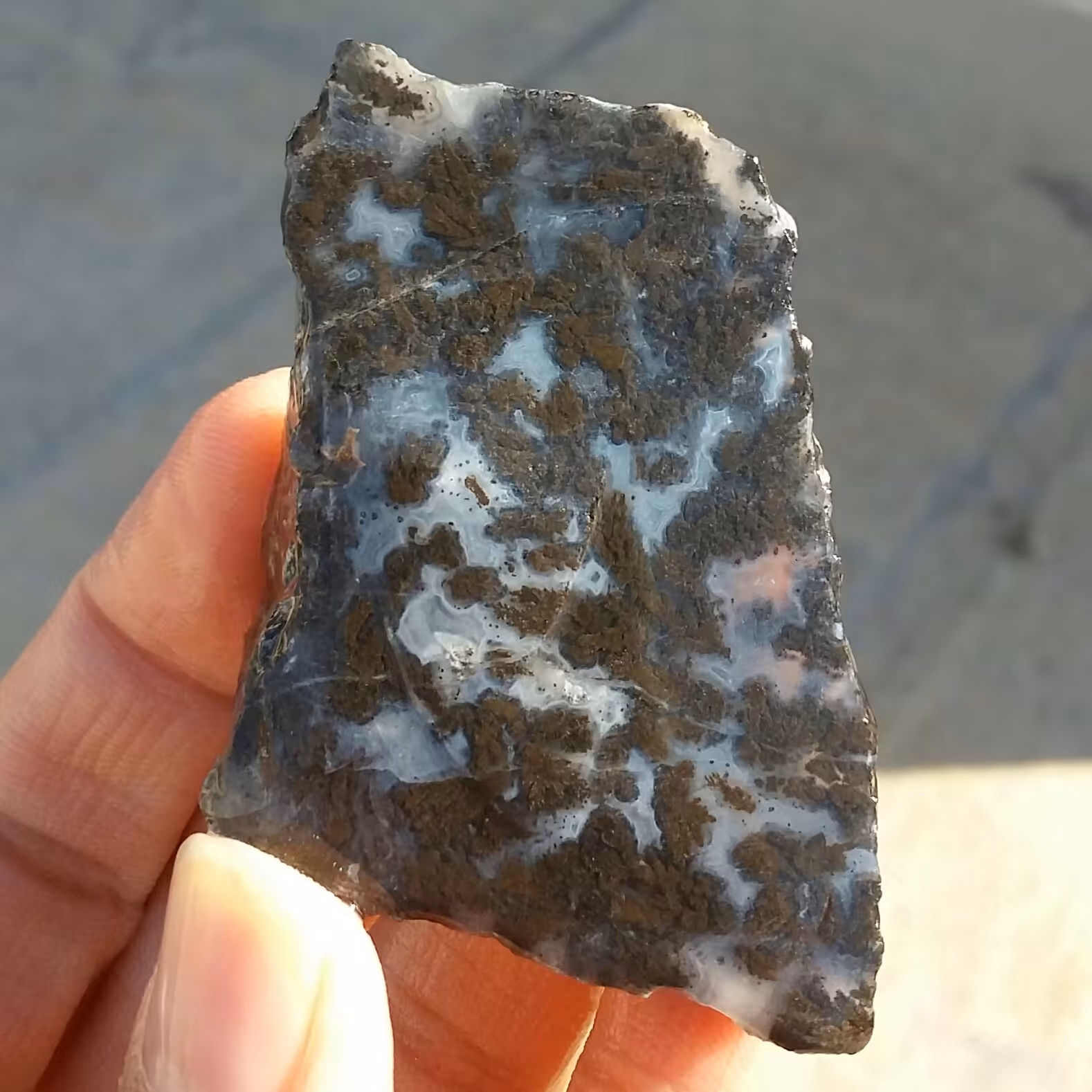 اسلایس سنگ راف عقیق شجر مشکی بسیار زیبا و خاص 100 در 100 طبیعی  شاهکار خلقت
کد 12201