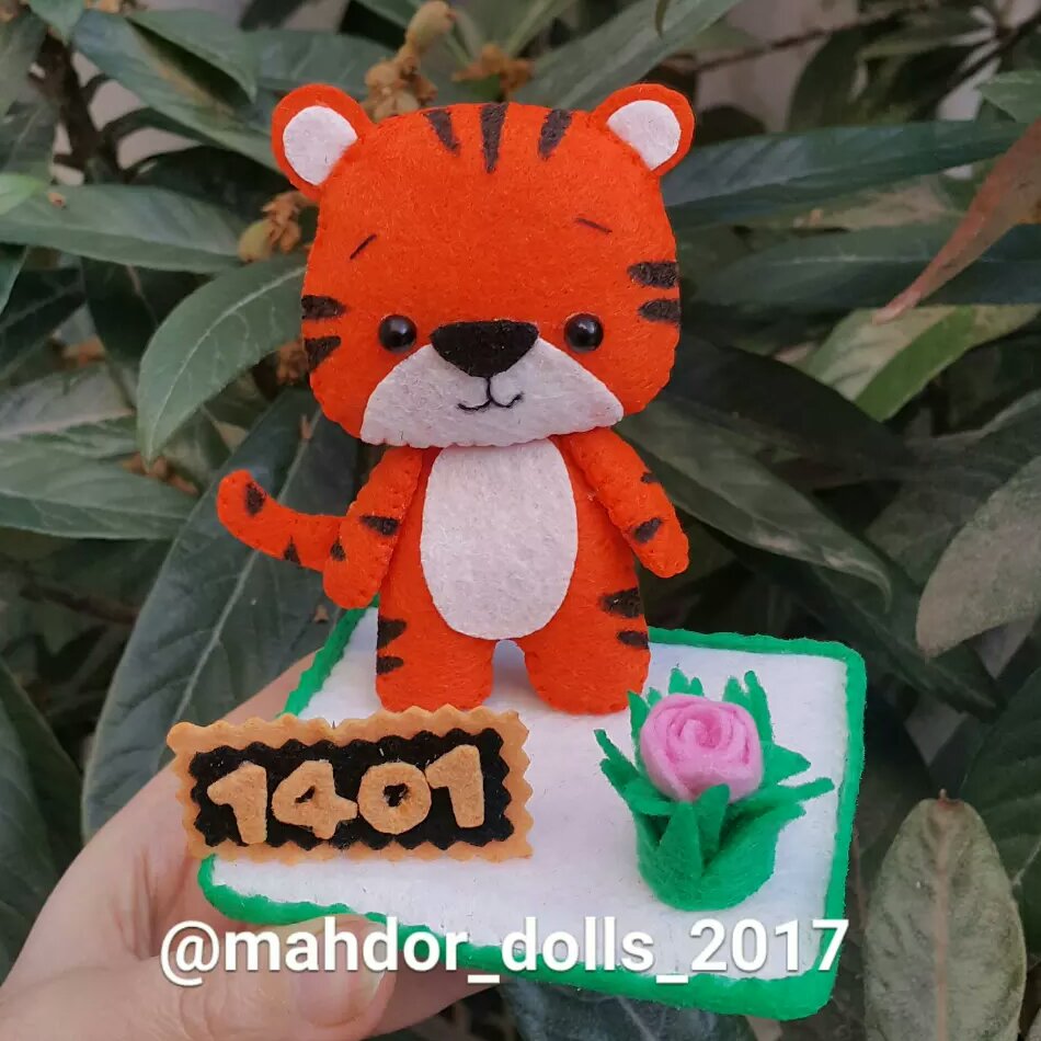عروسک ببر شماره پنج نماد تحویل سال 1401