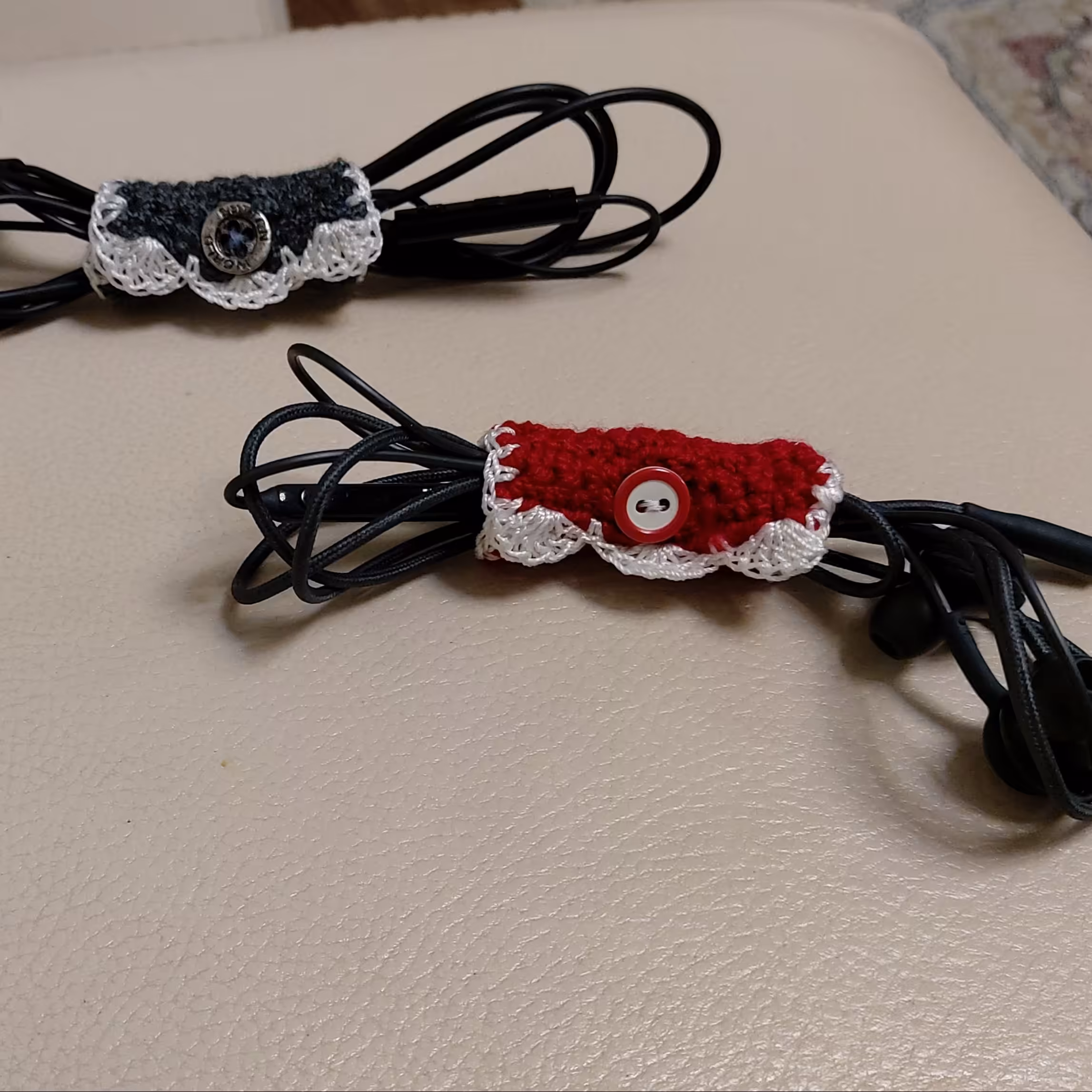 سیم جمع کن مناسب برای شارژر گوشی موبایل و سیم هندزفری با تخفیف ویژه