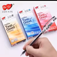 خودکار در سه رنگ آبی، قرمز و مشکی 