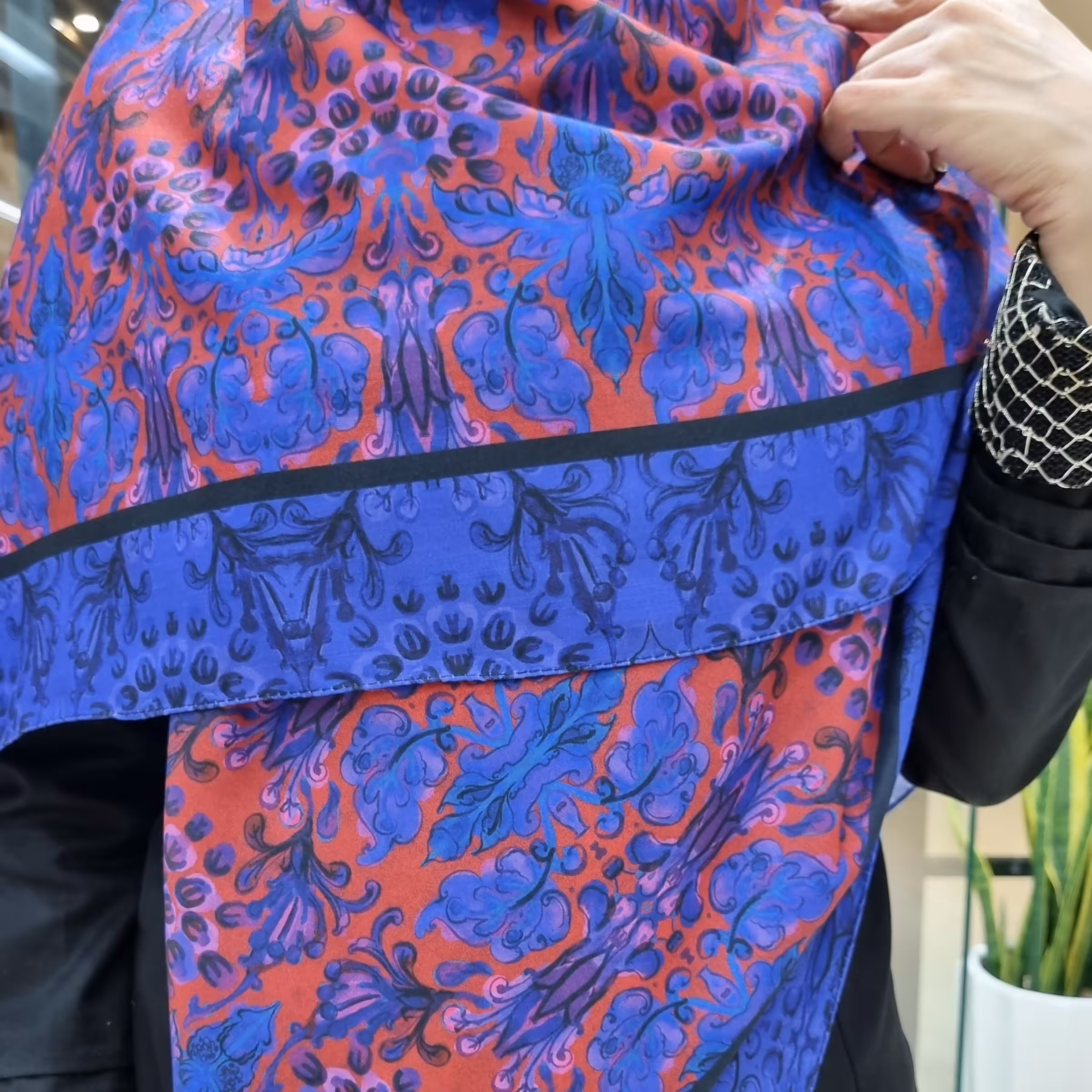 روسری نخی درجه یک مناسب چهار فصل ،مورد استفاده روزمره و مجلسی ،ابعاد 135 در 135