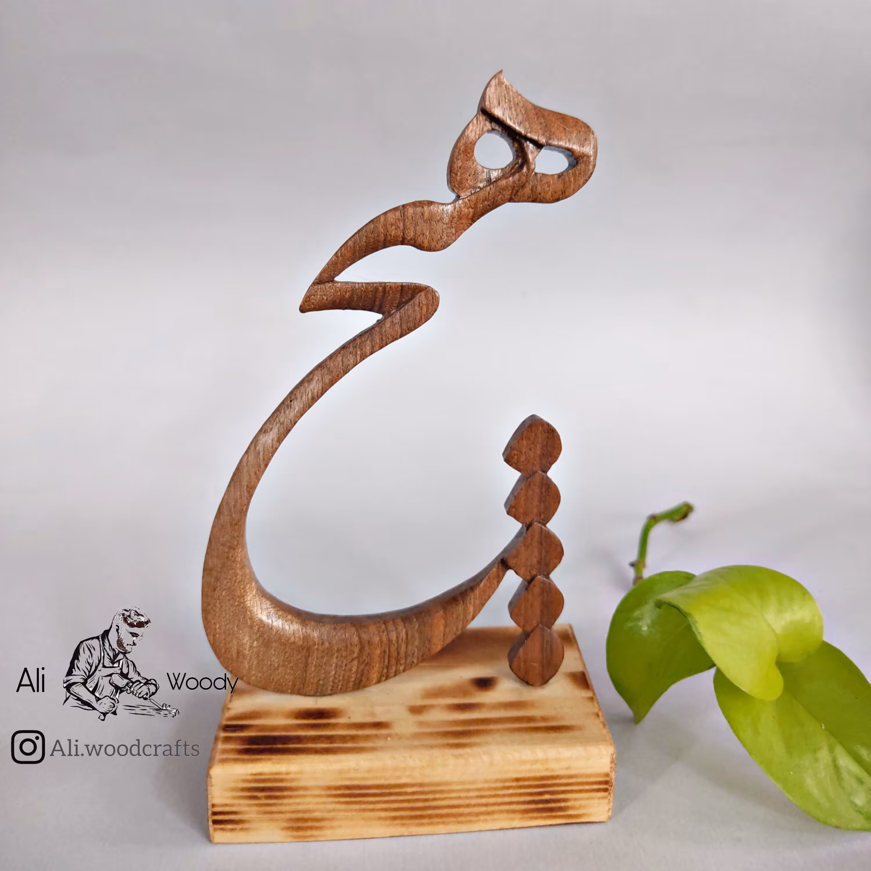 دکوری  علی وودی طرح هیچ از چوب گردو