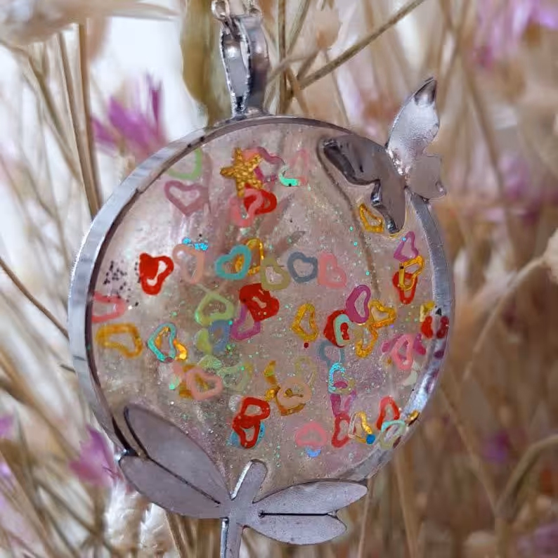 گردنبد رزین کاملا استیل رنگ نقره ای هم زنجیر و هم رکاب گردنبند تمام استیل است