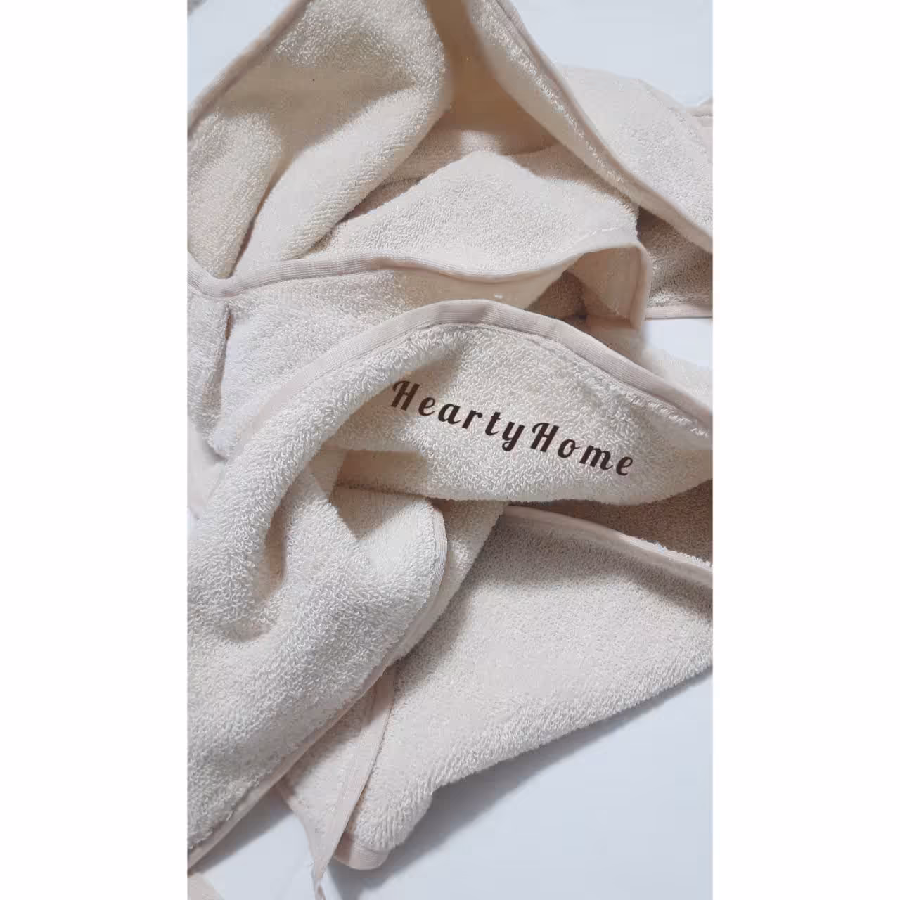 حوله ی سه گوش حمام