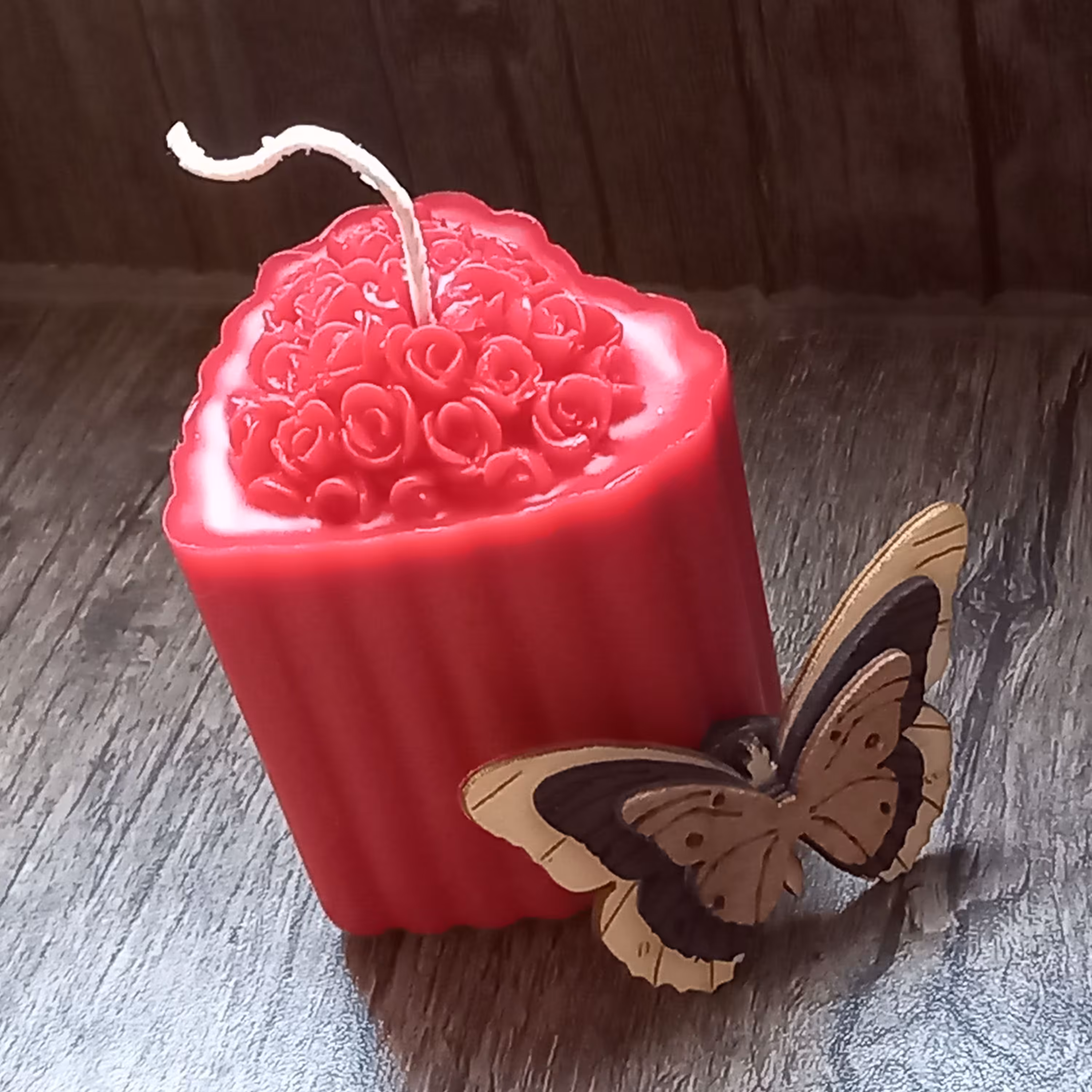 شمع قلبی قرمز