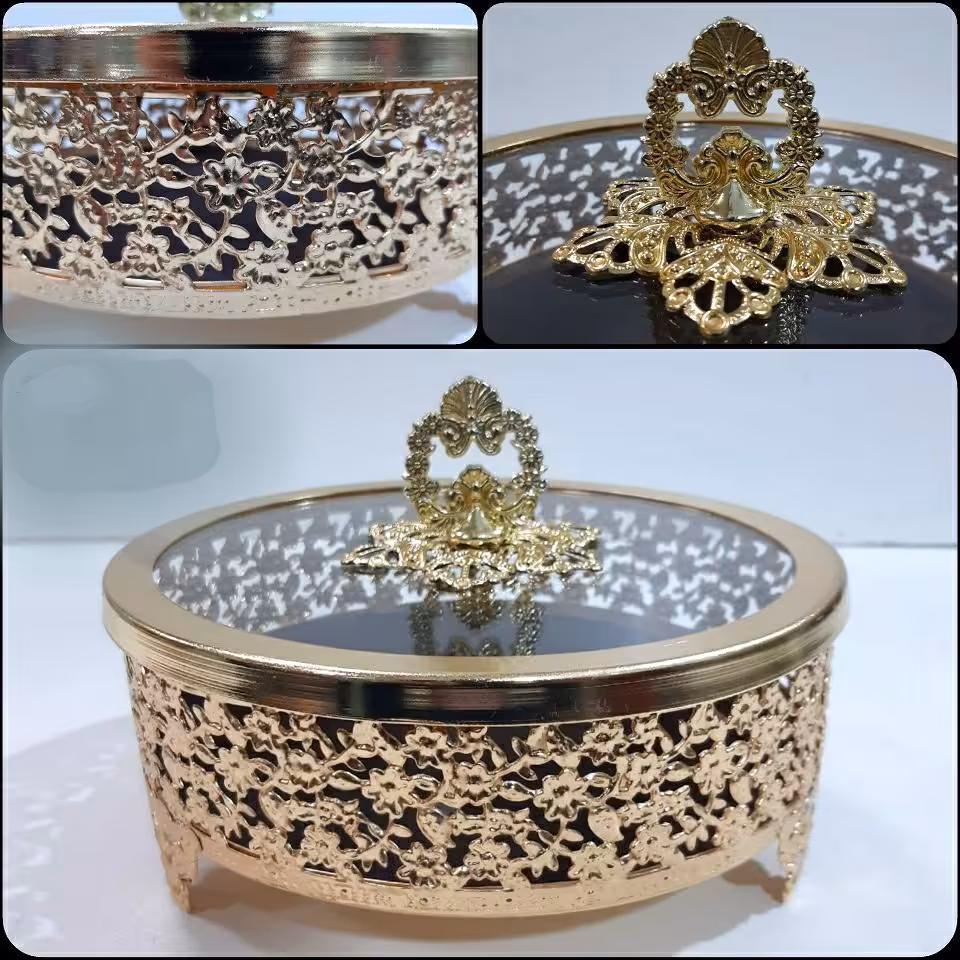 شکلات خوری گرد طلایی