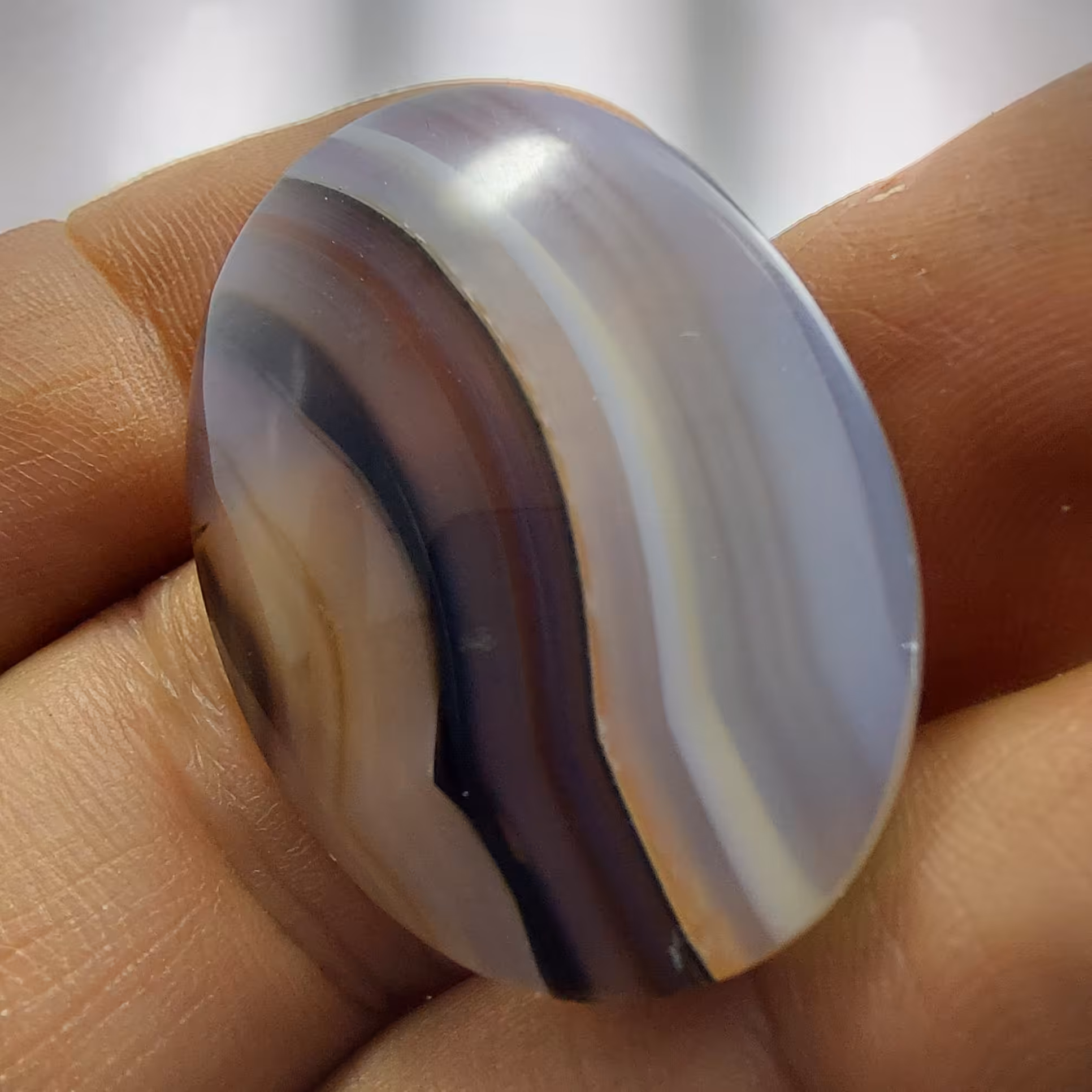 عقیق سلیمانی بسیار زیبا و رنگارنگ با تراش یمنی و پولیش آینه ای