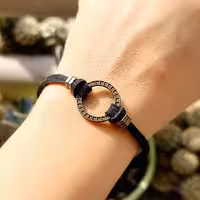 دستبند زنانه و مردانه چرمی مشکی گالری شادونه مدل رستا