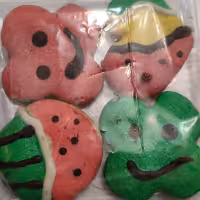 شیرینی کوکی یلدا  مناسب برای مدارس به مناسبت شب یلدا چها ر عدد کوکی با تم یلداابعاد هر عدد کوکی قطر 3سانتی متر میباشد