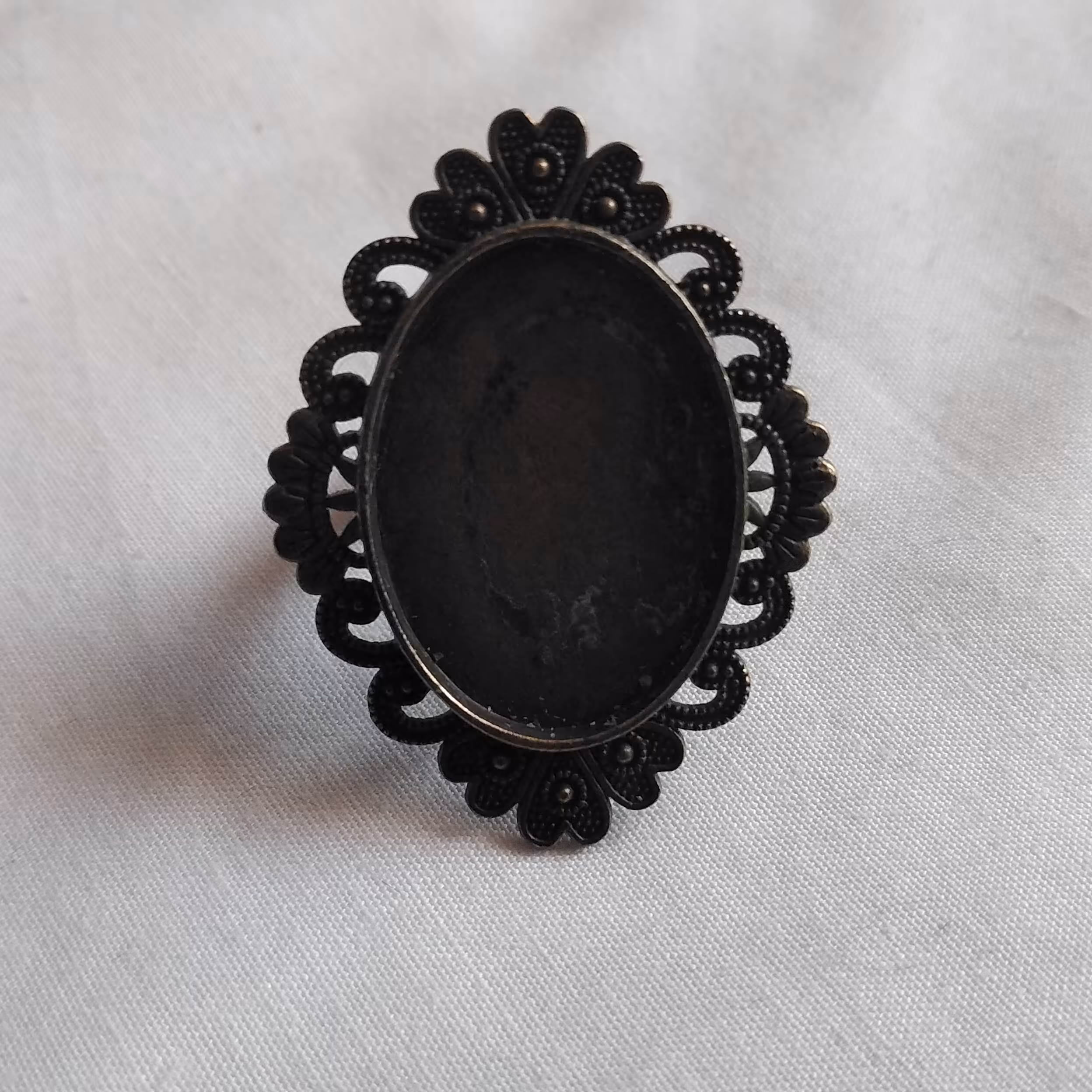 قاب انگشتر برنزی طرح بیضی حاشیه دار مناسب برای کارهای هنری 