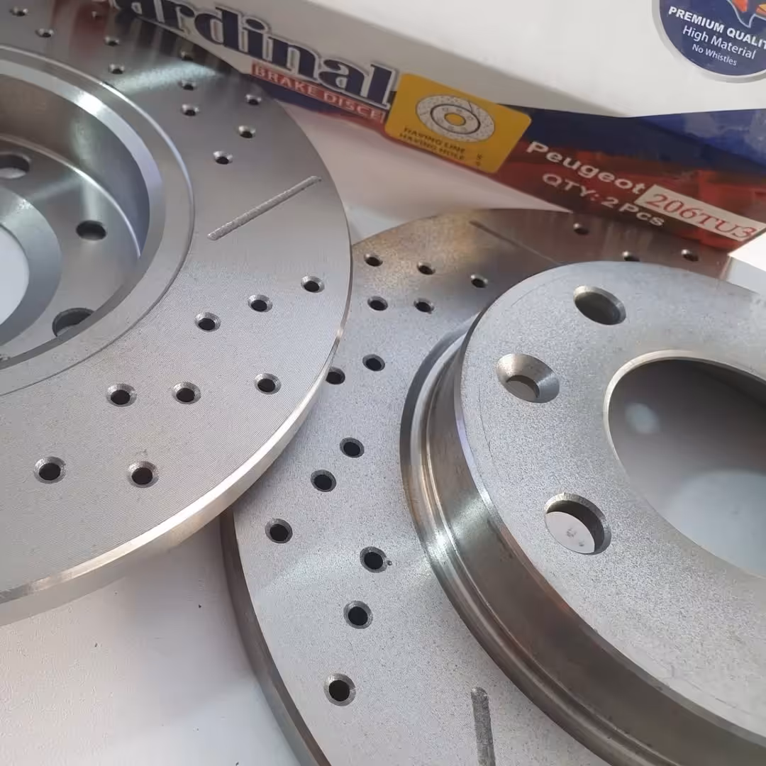 دیسک ترمز سوراخ دار پژو 206 تیپ 2 و 3 کاردینال (یک جفت)