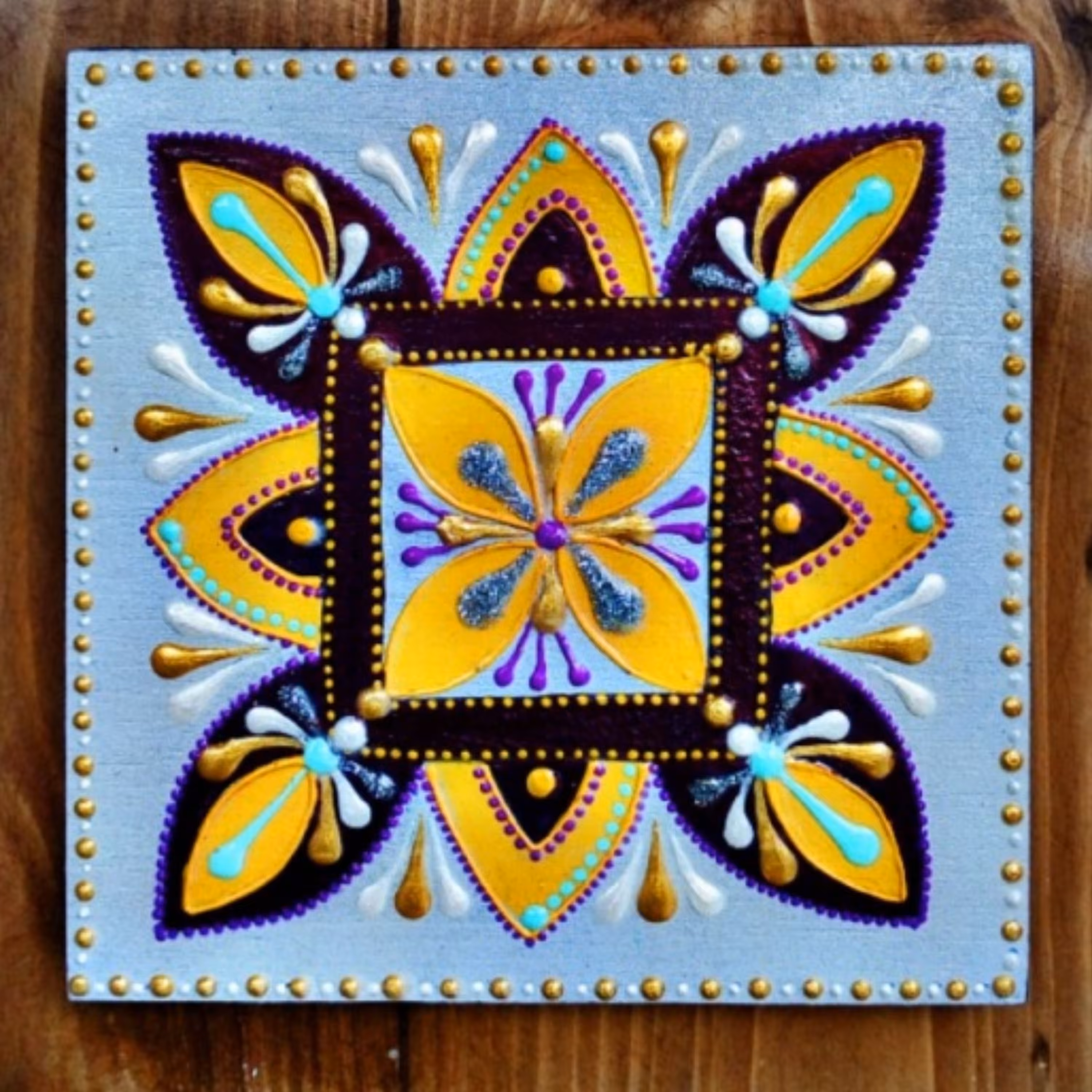 تابلو کاشی جنس چوب، نقره ای، نقطه کوبی شده، نقوش برجسته، رنگ ثابت سایز 14در14