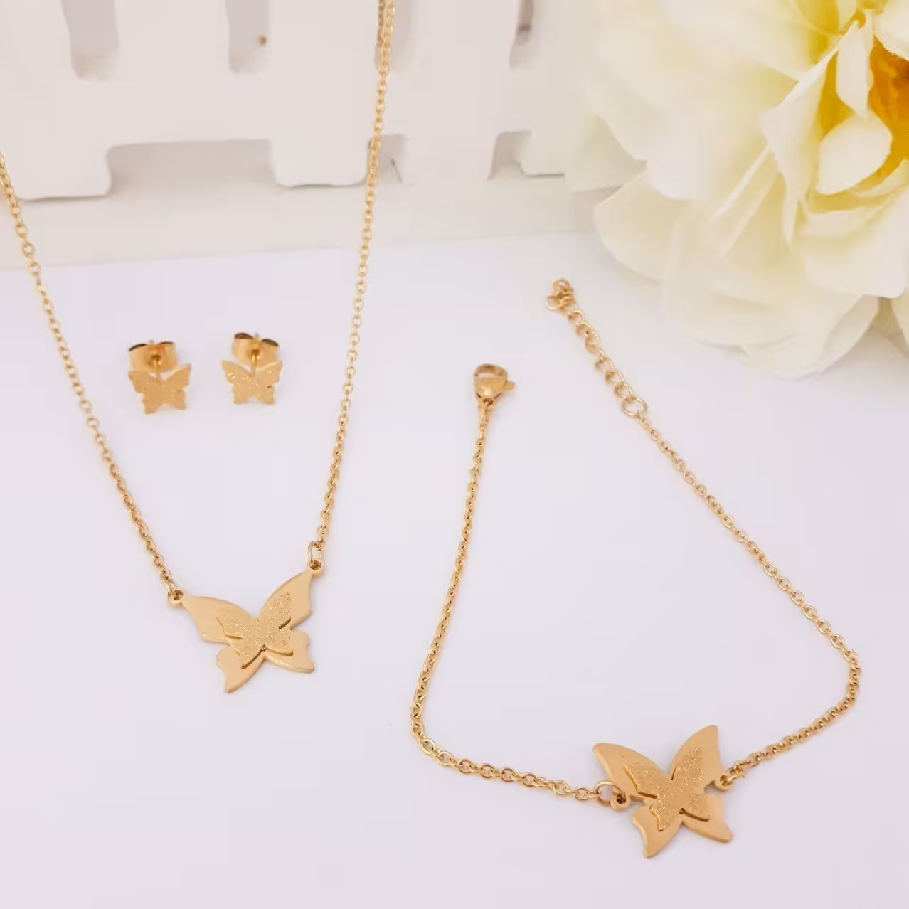 سرویس طرح طلا.کد5513. آبکاری طلا. رنگ ثابت. ضدحساسیت 